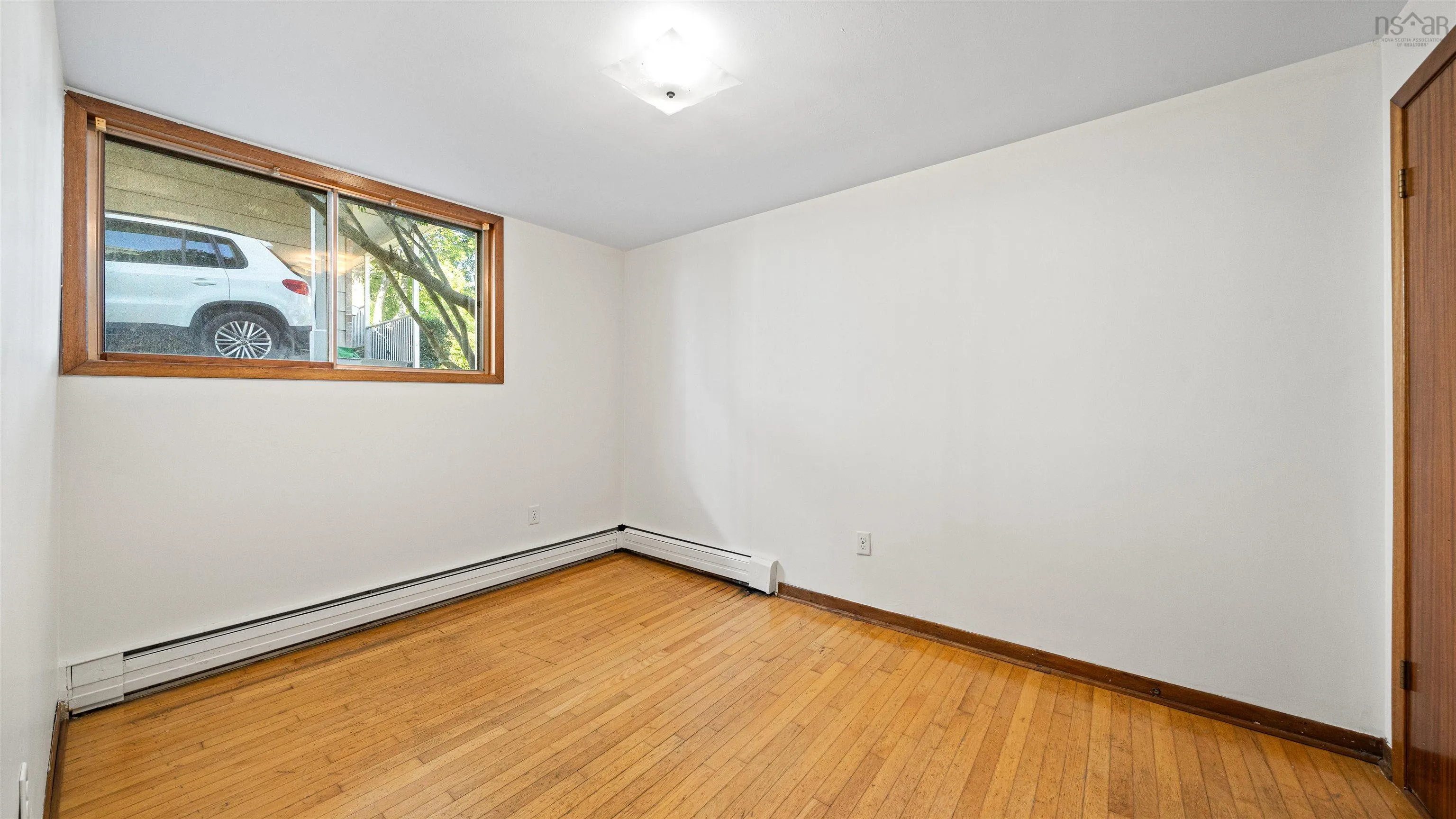 35 Ernest Avenue, Dartmouth, NS B3A 2H6, 4 Bedrooms Bedrooms, ,2 BathroomsBathrooms,Residential,For Sale,Ernest,202525377