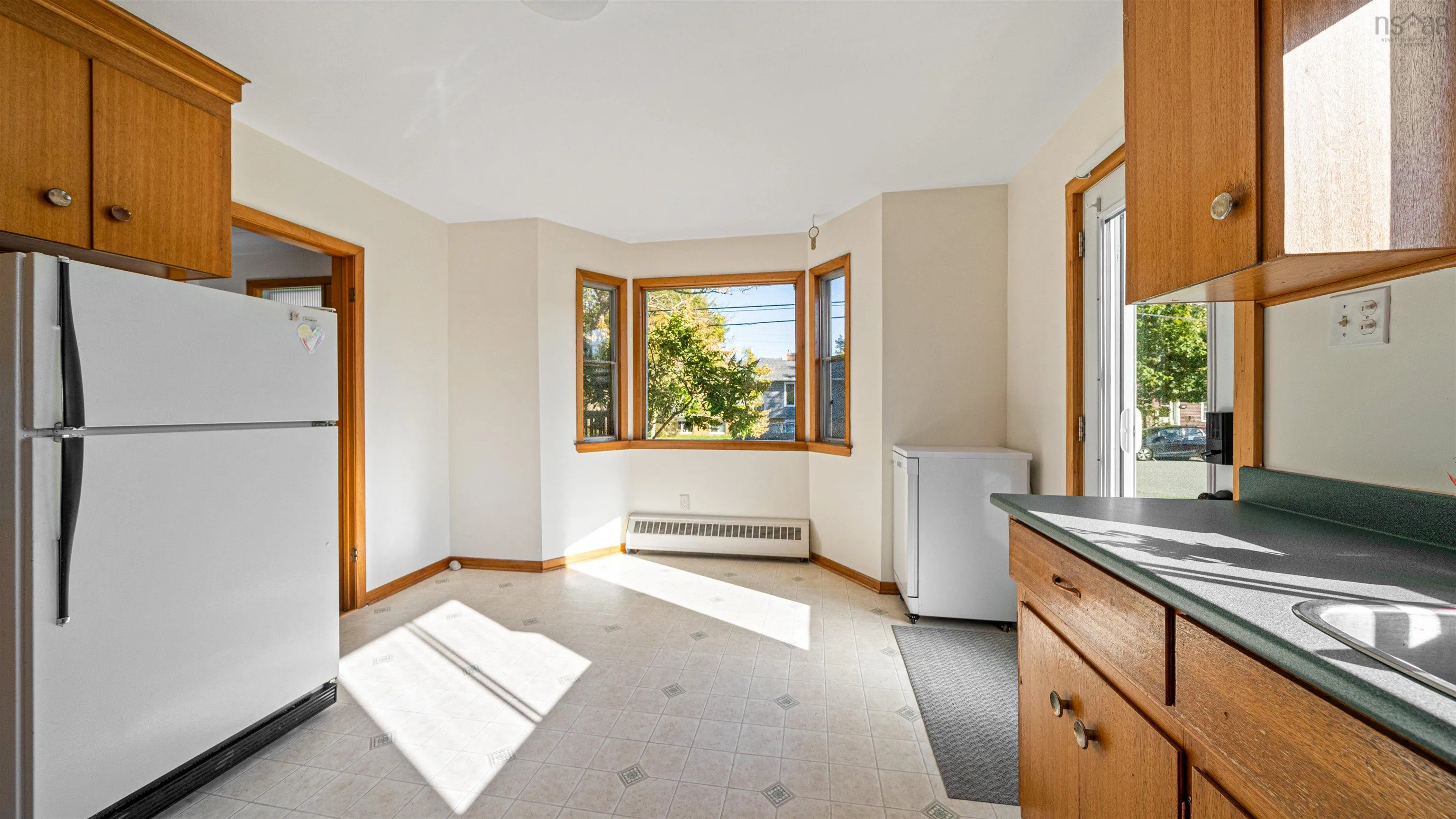 35 Ernest Avenue, Dartmouth, NS B3A 2H6, 4 Bedrooms Bedrooms, ,2 BathroomsBathrooms,Residential,For Sale,Ernest,202525377