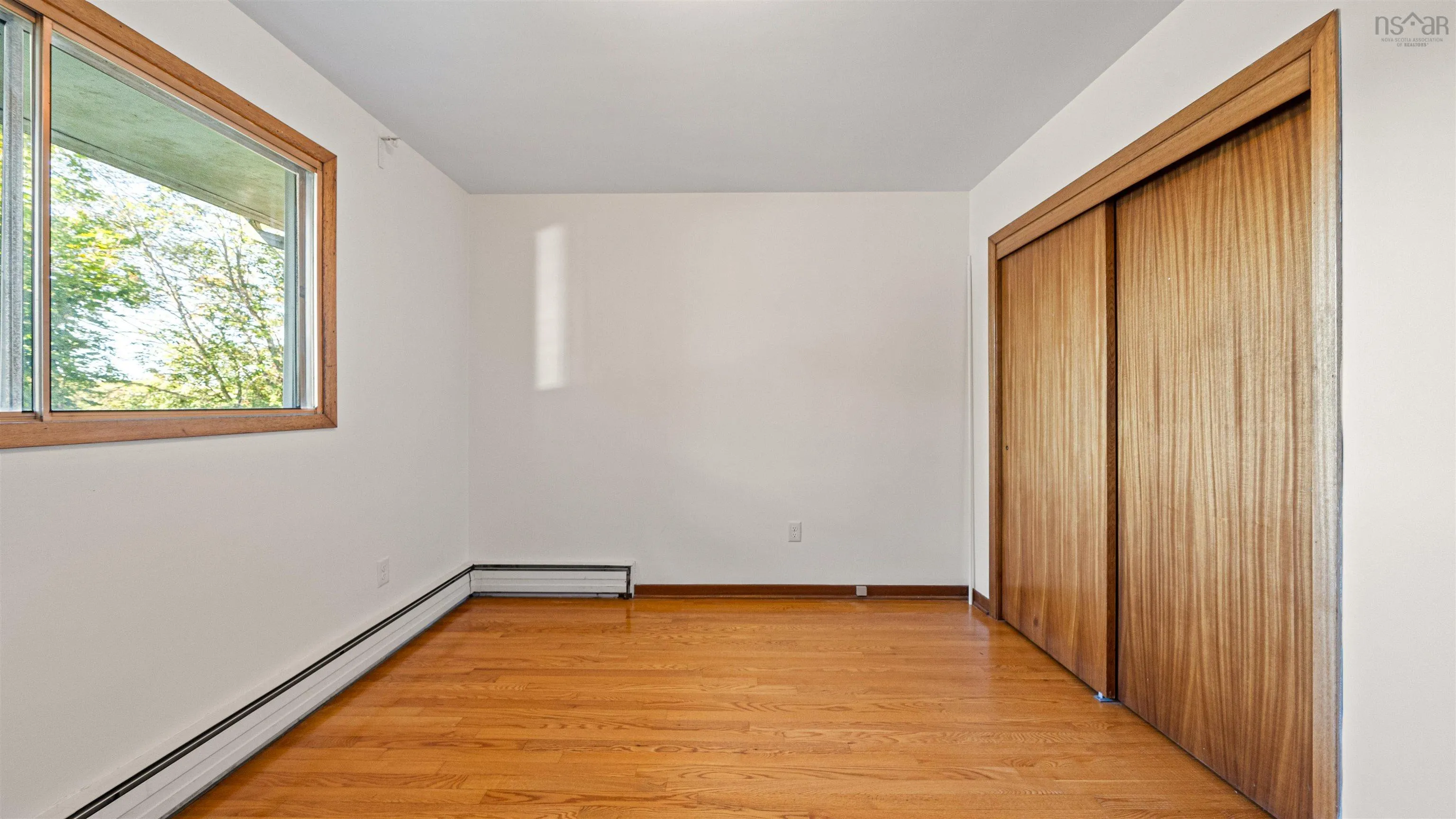 35 Ernest Avenue, Dartmouth, NS B3A 2H6, 4 Bedrooms Bedrooms, ,2 BathroomsBathrooms,Residential,For Sale,Ernest,202525377