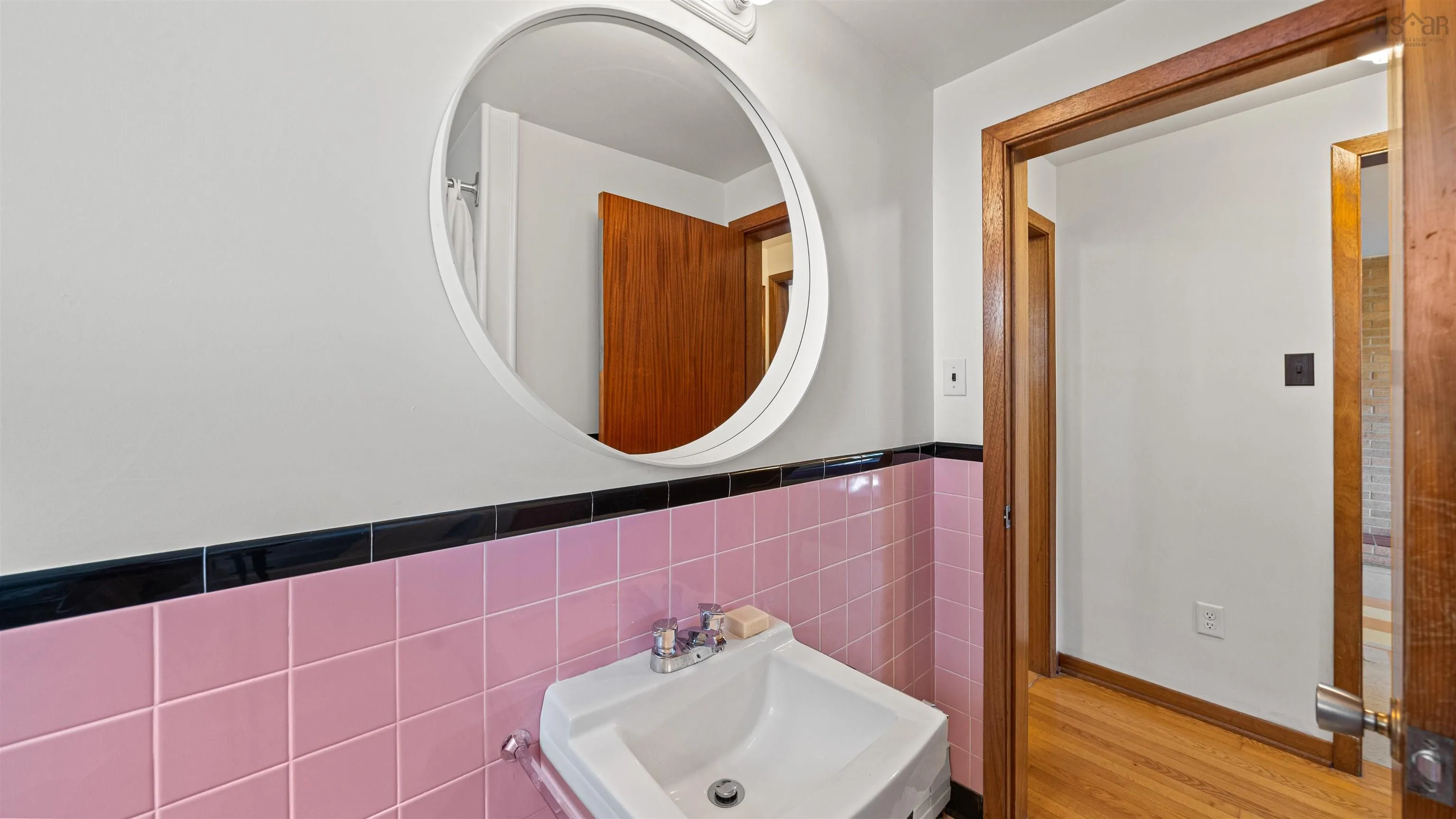 35 Ernest Avenue, Dartmouth, NS B3A 2H6, 4 Bedrooms Bedrooms, ,2 BathroomsBathrooms,Residential,For Sale,Ernest,202525377