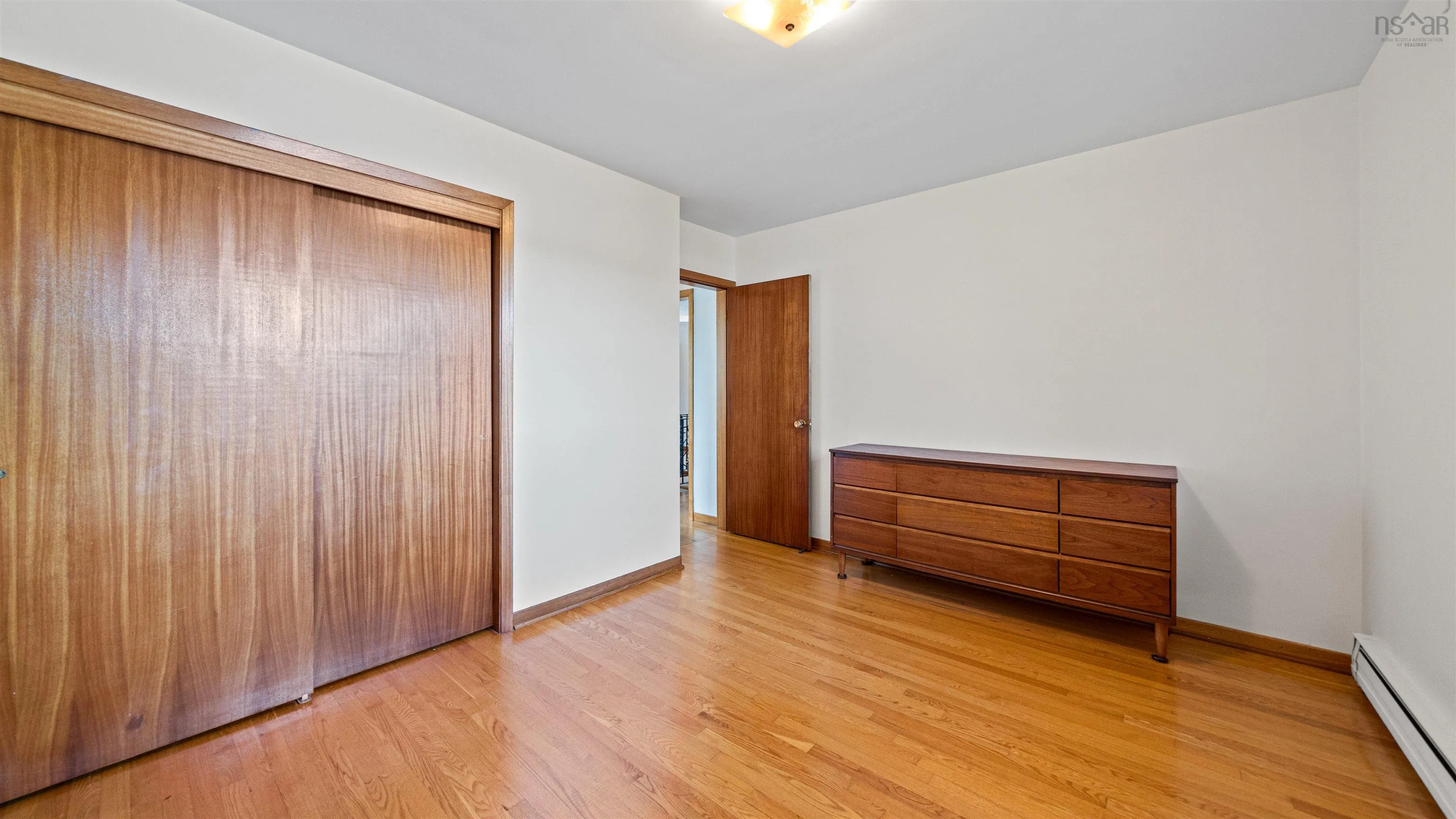 35 Ernest Avenue, Dartmouth, NS B3A 2H6, 4 Bedrooms Bedrooms, ,2 BathroomsBathrooms,Residential,For Sale,Ernest,202525377