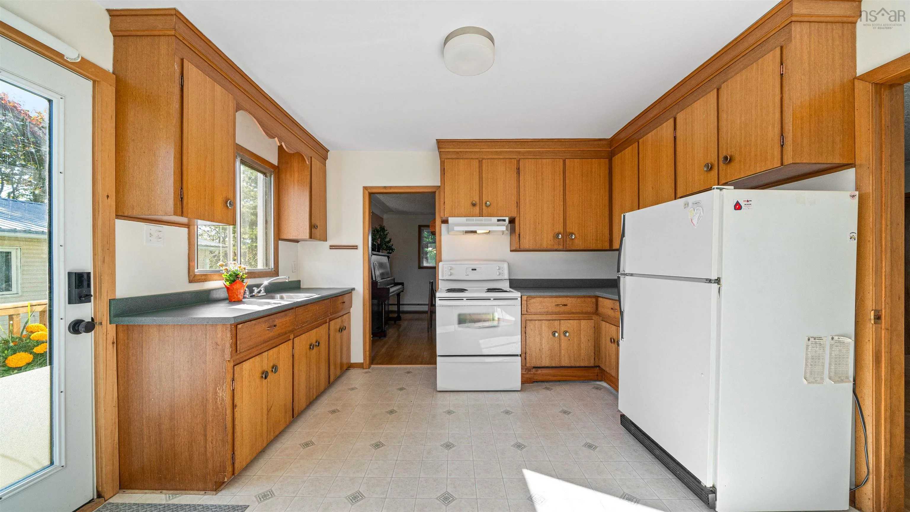 35 Ernest Avenue, Dartmouth, NS B3A 2H6, 4 Bedrooms Bedrooms, ,2 BathroomsBathrooms,Residential,For Sale,Ernest,202525377