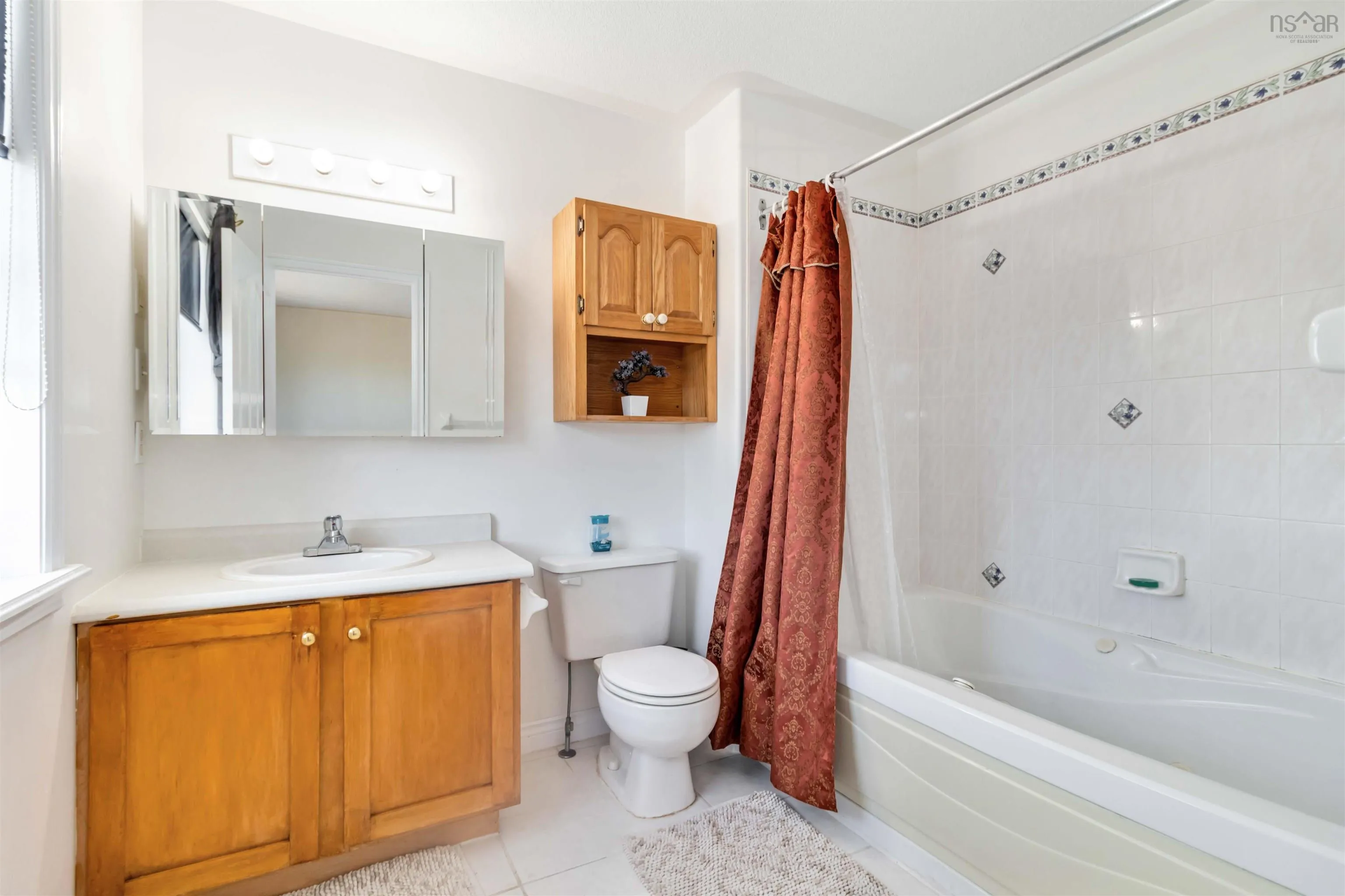 2 Rosehurst Close, Halifax, NS B3S 1J6, 3 Bedrooms Bedrooms, ,4 BathroomsBathrooms,Residential,For Sale,Rosehurst,202520935