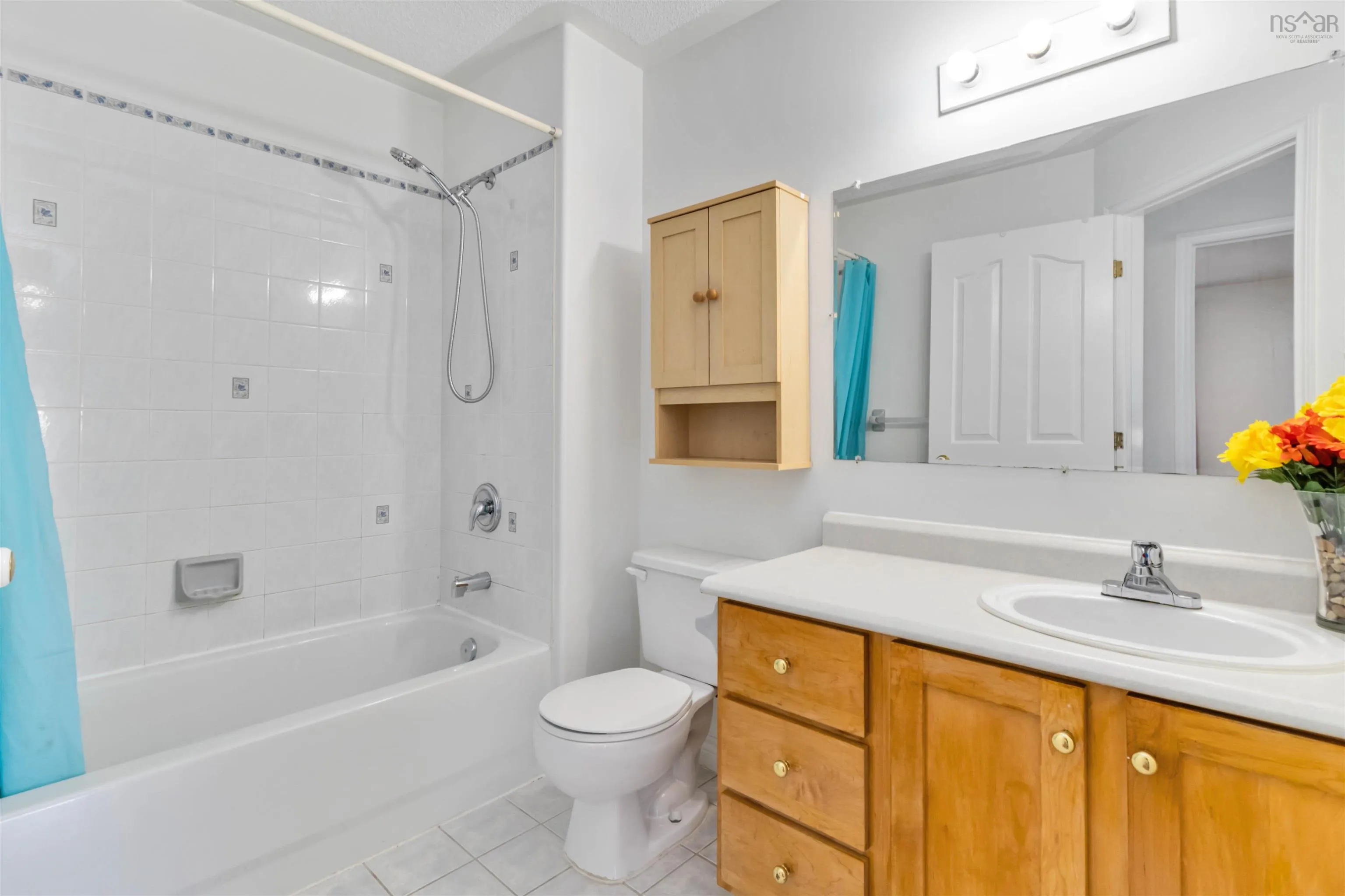 2 Rosehurst Close, Halifax, NS B3S 1J6, 3 Bedrooms Bedrooms, ,4 BathroomsBathrooms,Residential,For Sale,Rosehurst,202520935