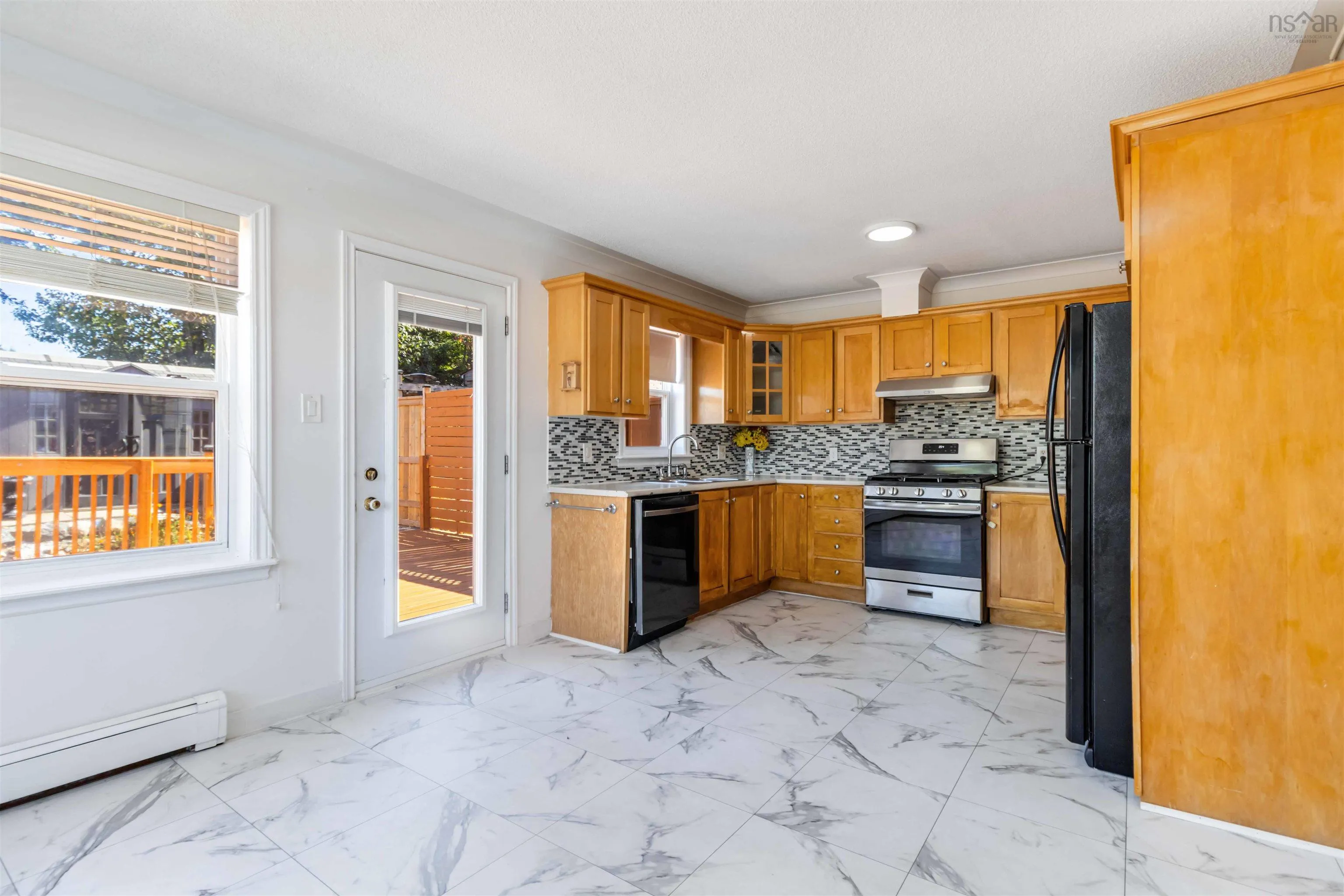 2 Rosehurst Close, Halifax, NS B3S 1J6, 3 Bedrooms Bedrooms, ,4 BathroomsBathrooms,Residential,For Sale,Rosehurst,202520935