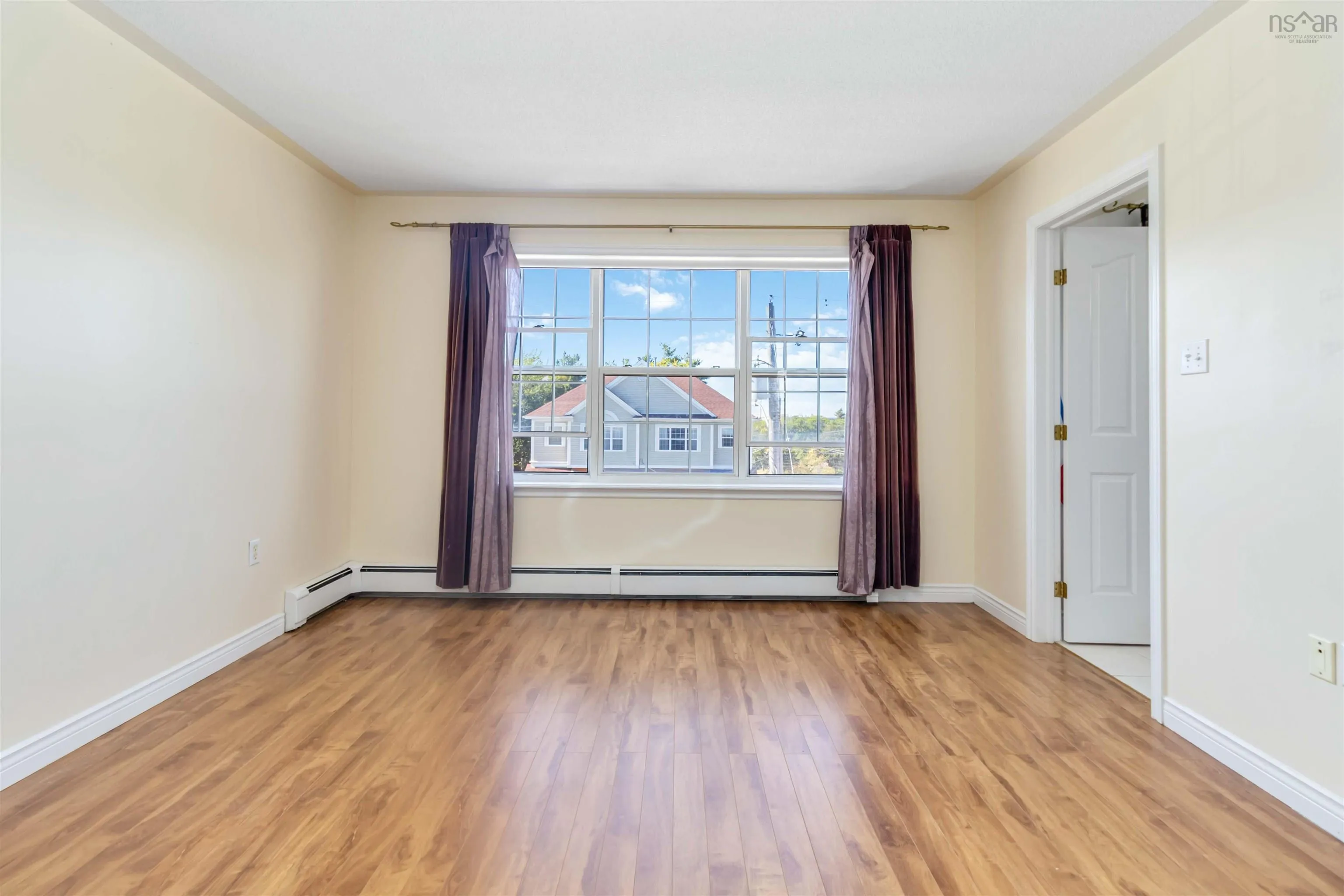 2 Rosehurst Close, Halifax, NS B3S 1J6, 3 Bedrooms Bedrooms, ,4 BathroomsBathrooms,Residential,For Sale,Rosehurst,202520935
