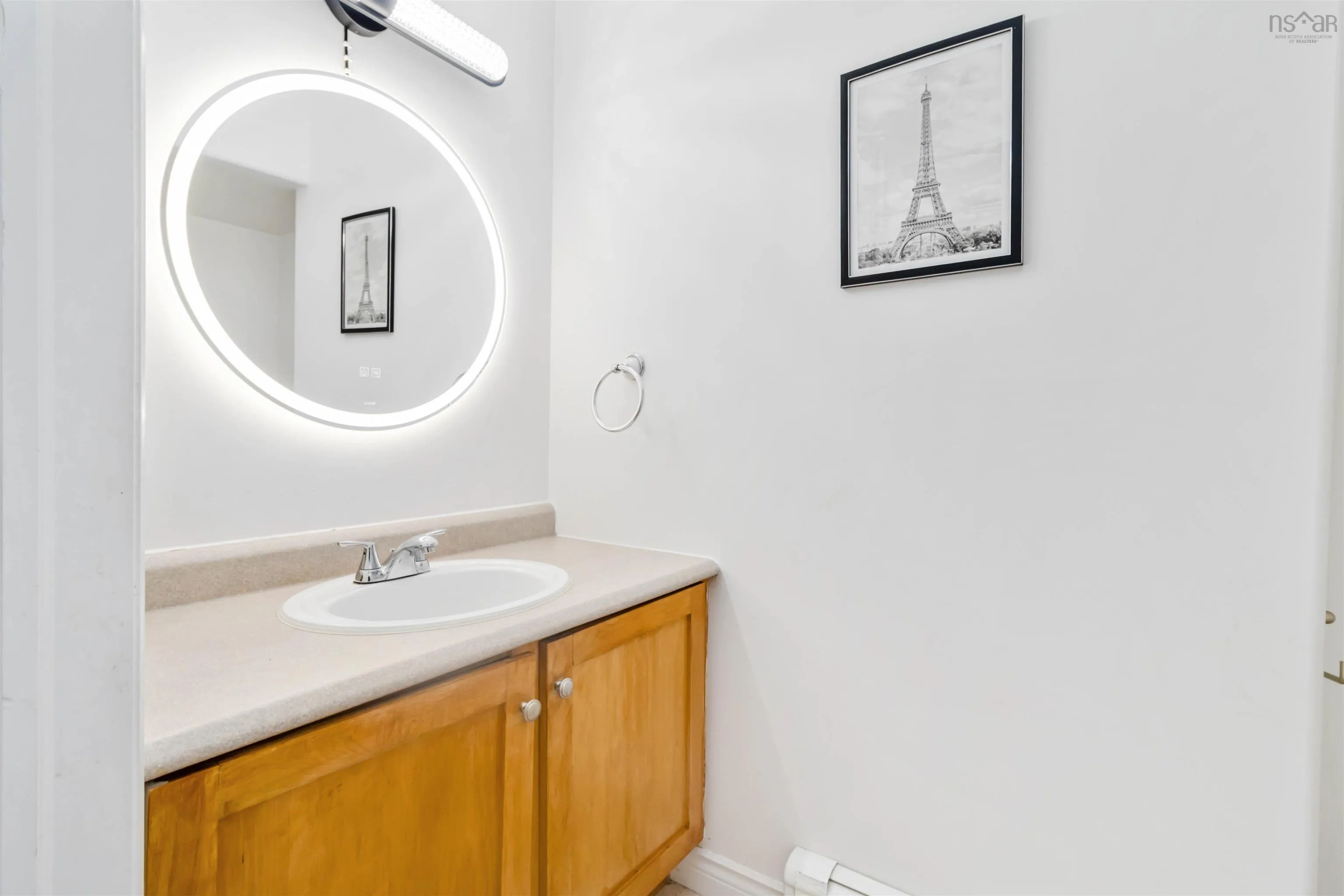 2 Rosehurst Close, Halifax, NS B3S 1J6, 3 Bedrooms Bedrooms, ,4 BathroomsBathrooms,Residential,For Sale,Rosehurst,202520935