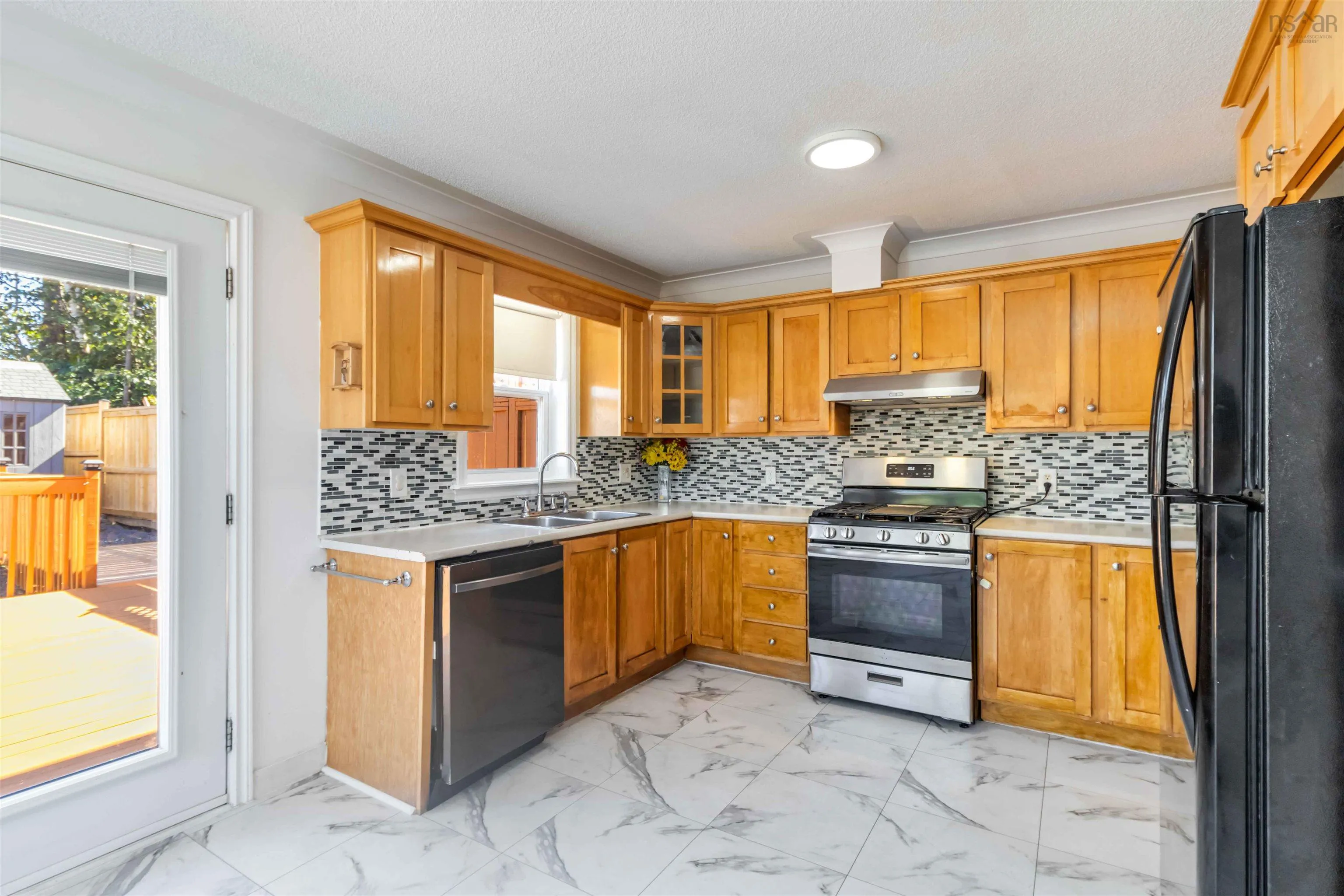2 Rosehurst Close, Halifax, NS B3S 1J6, 3 Bedrooms Bedrooms, ,4 BathroomsBathrooms,Residential,For Sale,Rosehurst,202520935