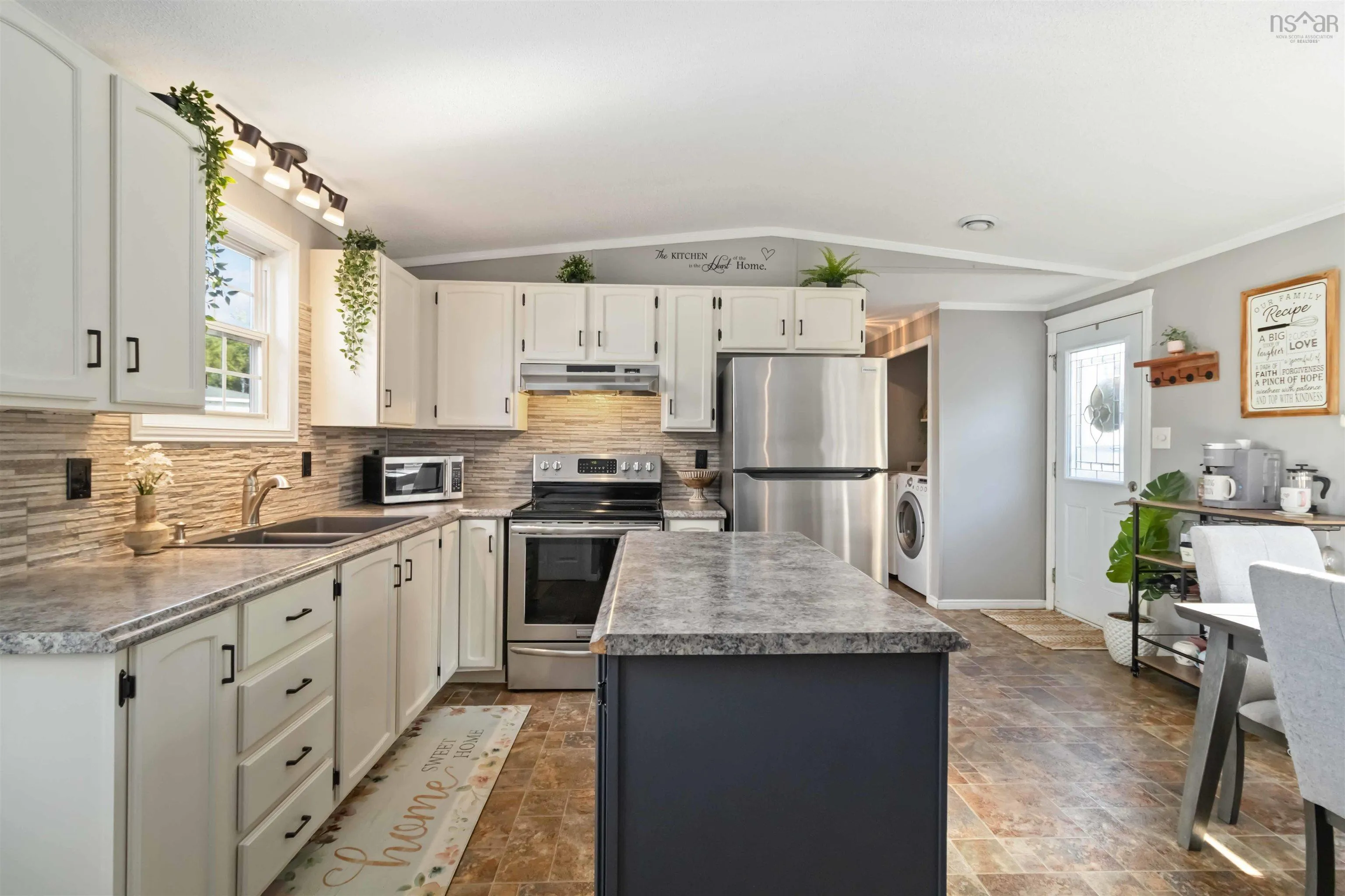 17 Bumpy Lane, Lake Echo, NS B3E 1B8, 3 Bedrooms Bedrooms, ,1 BathroomBathrooms,Residential,For Sale,Bumpy,202521976