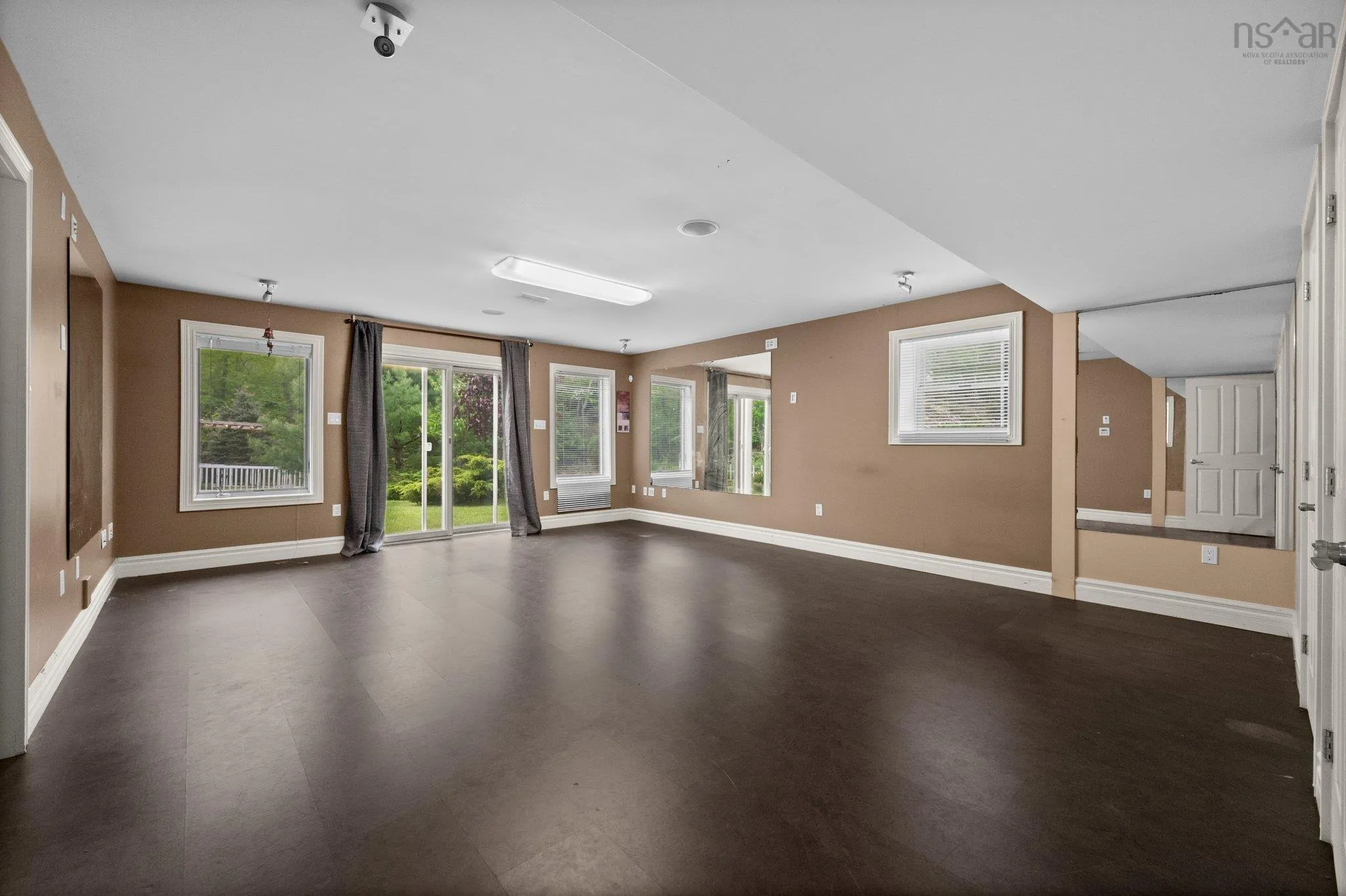 72 Worthington Place, Bedford, NS B4A 0C5, 8 Bedrooms Bedrooms, ,9 BathroomsBathrooms,Residential,For Sale,Worthington,202513163