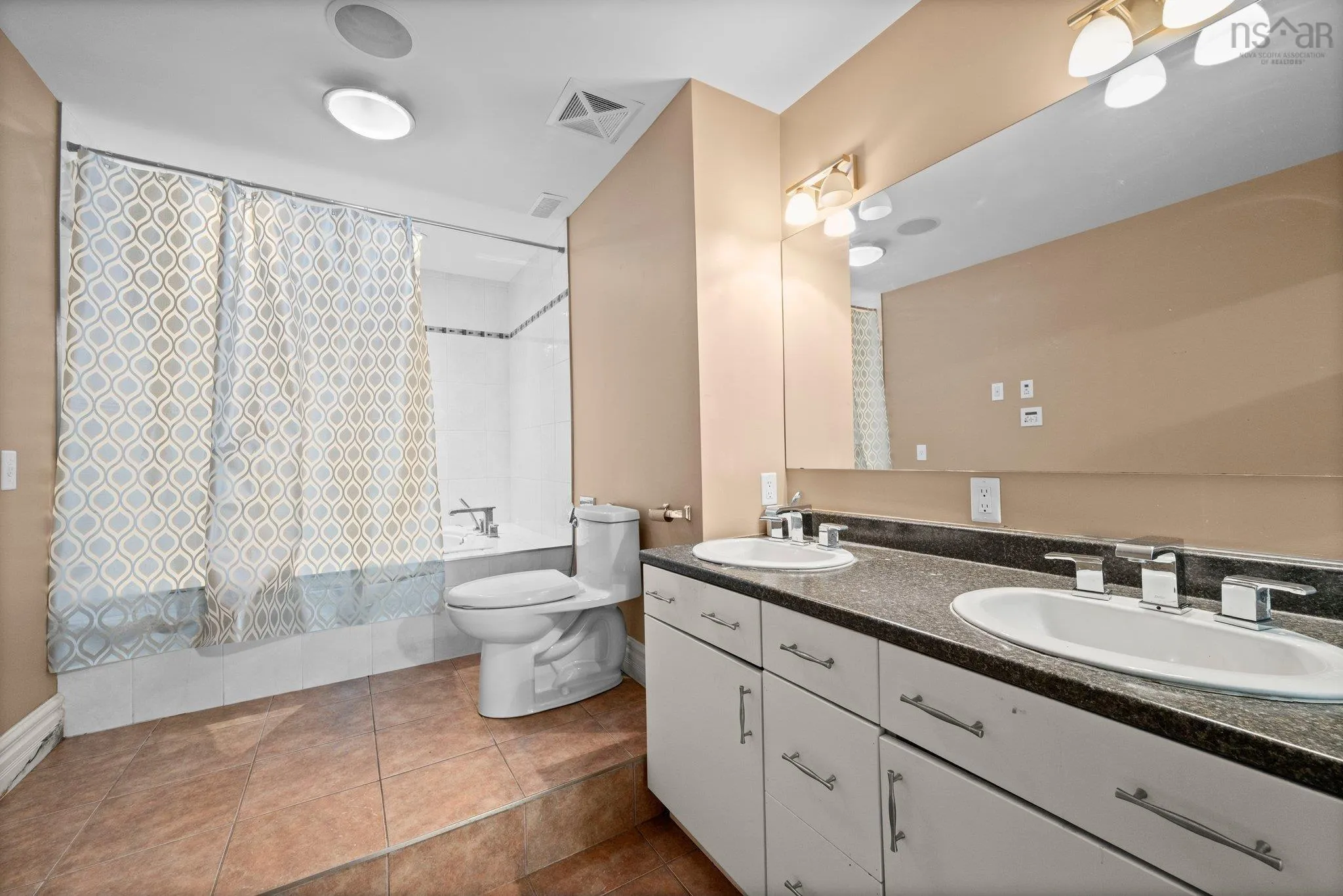 72 Worthington Place, Bedford, NS B4A 0C5, 8 Bedrooms Bedrooms, ,9 BathroomsBathrooms,Residential,For Sale,Worthington,202513163
