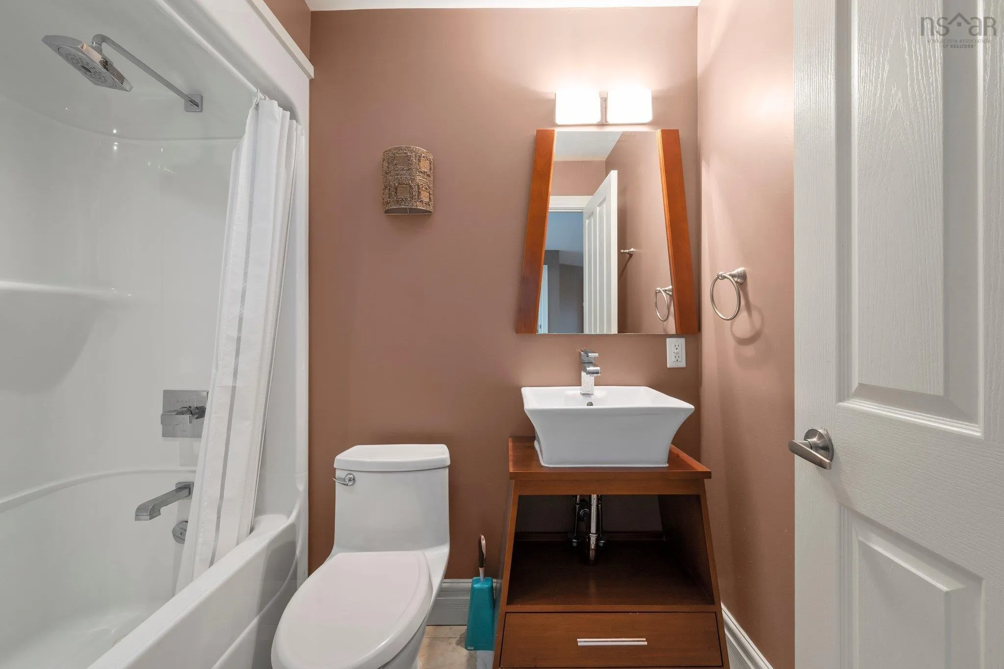 72 Worthington Place, Bedford, NS B4A 0C5, 8 Bedrooms Bedrooms, ,9 BathroomsBathrooms,Residential,For Sale,Worthington,202513163