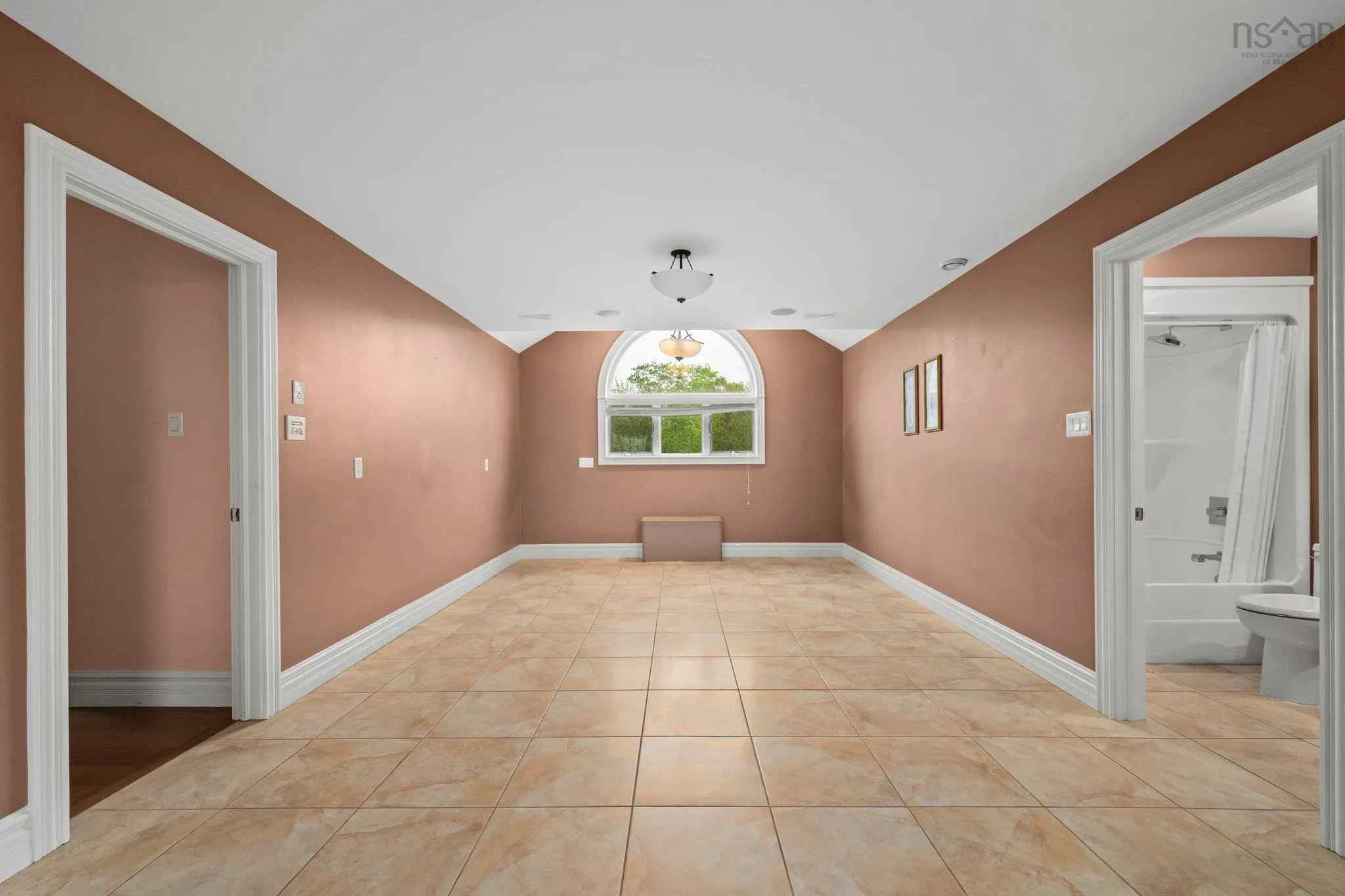 72 Worthington Place, Bedford, NS B4A 0C5, 8 Bedrooms Bedrooms, ,9 BathroomsBathrooms,Residential,For Sale,Worthington,202513163