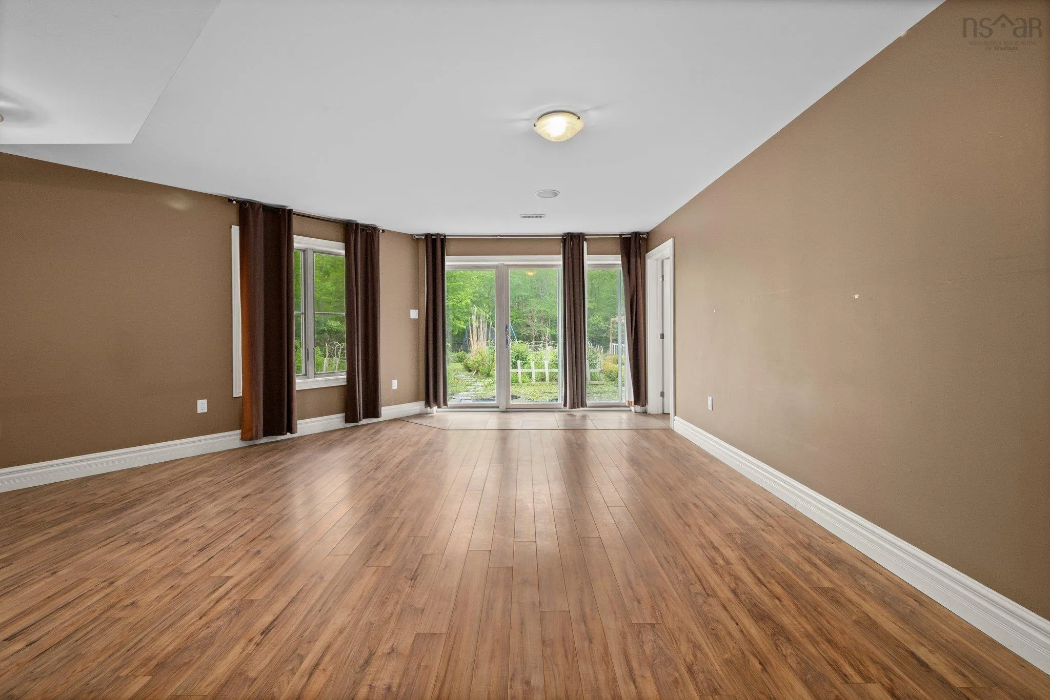 72 Worthington Place, Bedford, NS B4A 0C5, 8 Bedrooms Bedrooms, ,9 BathroomsBathrooms,Residential,For Sale,Worthington,202513163