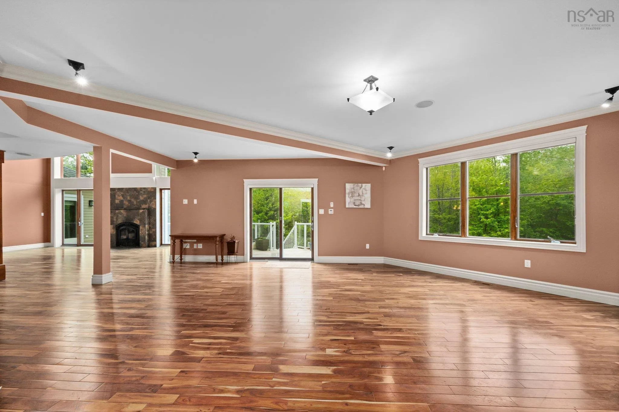 72 Worthington Place, Bedford, NS B4A 0C5, 8 Bedrooms Bedrooms, ,9 BathroomsBathrooms,Residential,For Sale,Worthington,202513163