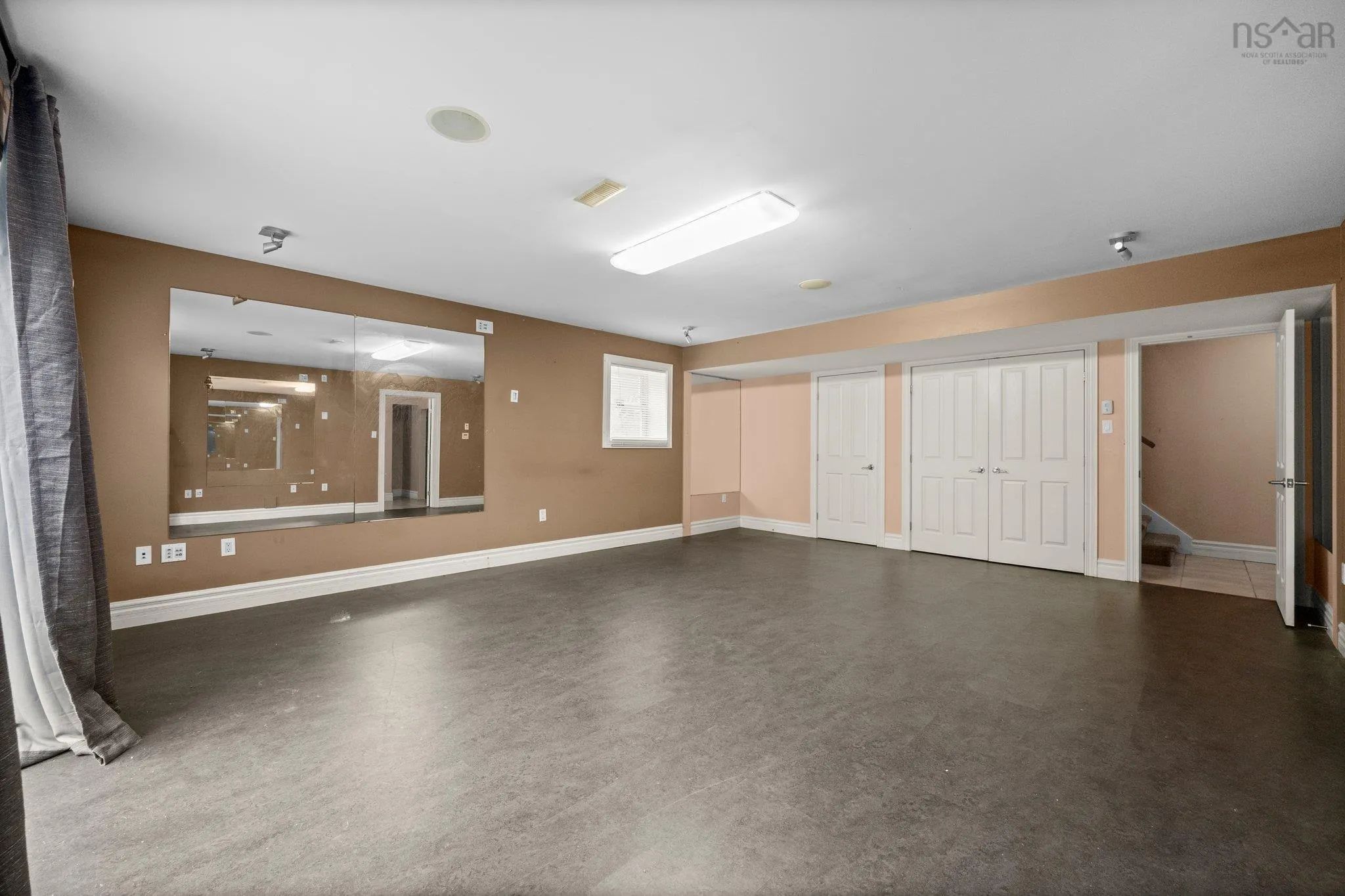 72 Worthington Place, Bedford, NS B4A 0C5, 8 Bedrooms Bedrooms, ,9 BathroomsBathrooms,Residential,For Sale,Worthington,202513163