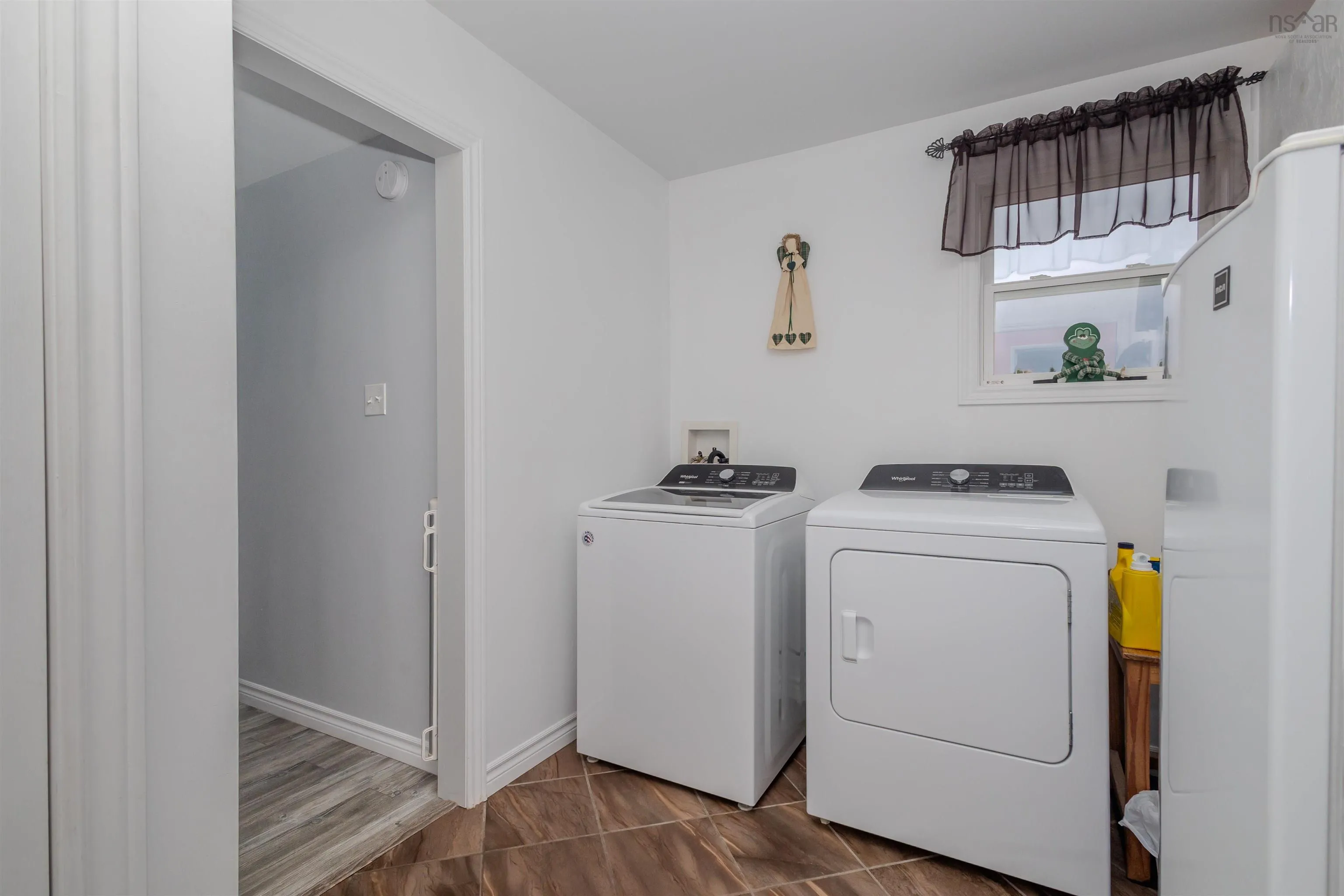 27 Erinmore Drive, Sydney, NS B1M 1A7, 3 Bedrooms Bedrooms, ,1 BathroomBathrooms,Residential,For Sale,Erinmore,202518283