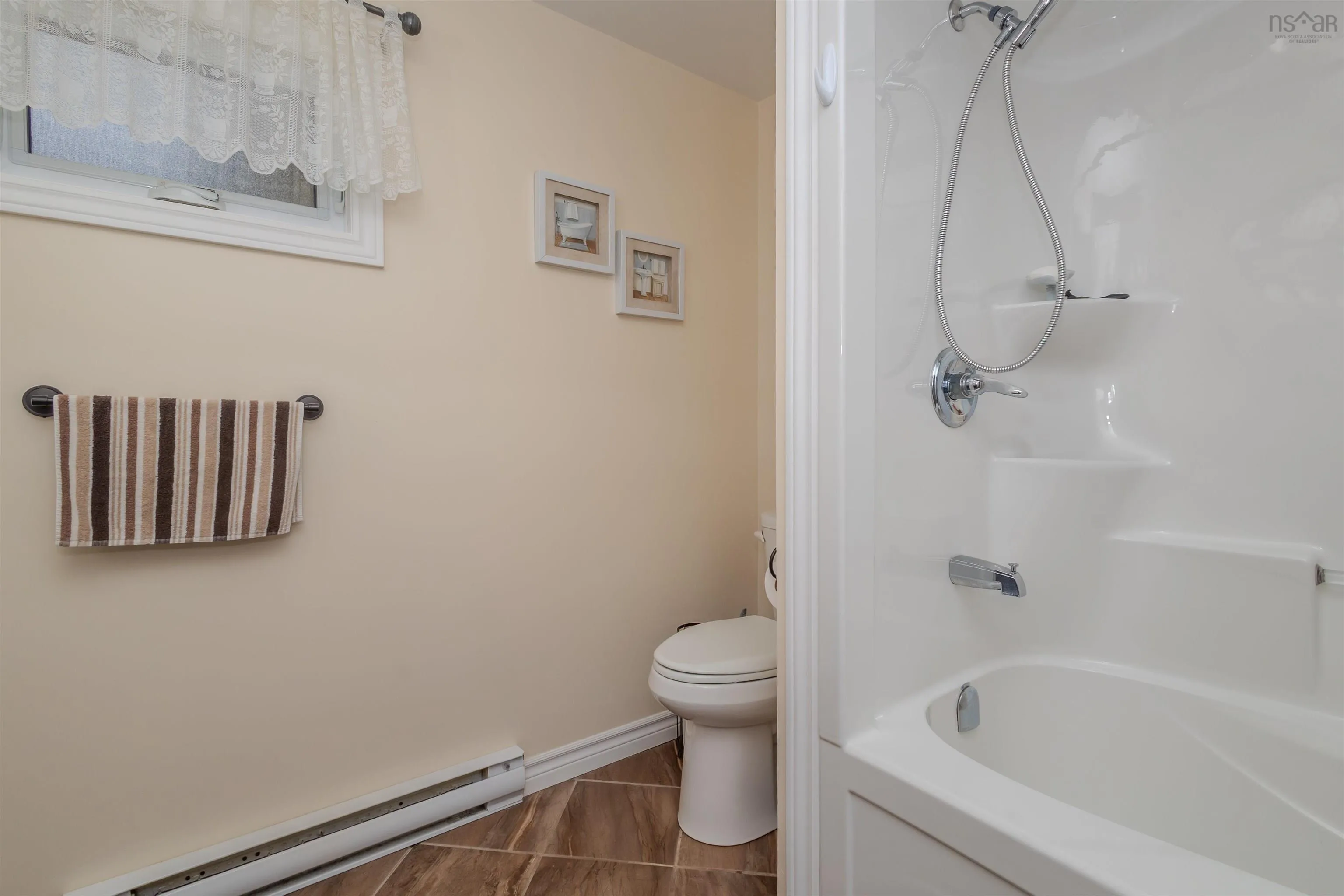 27 Erinmore Drive, Sydney, NS B1M 1A7, 3 Bedrooms Bedrooms, ,1 BathroomBathrooms,Residential,For Sale,Erinmore,202518283