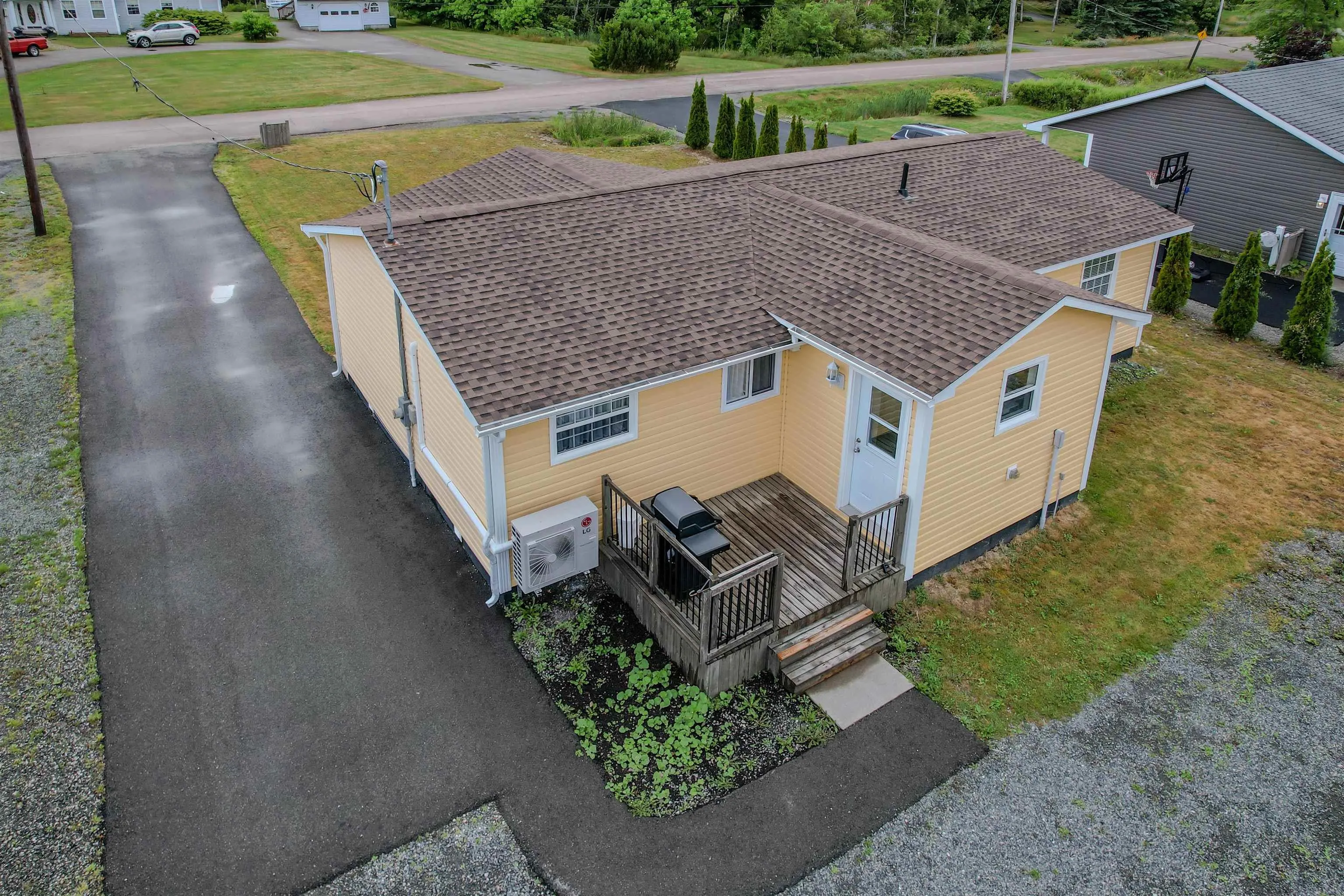 27 Erinmore Drive, Sydney, NS B1M 1A7, 3 Bedrooms Bedrooms, ,1 BathroomBathrooms,Residential,For Sale,Erinmore,202518283