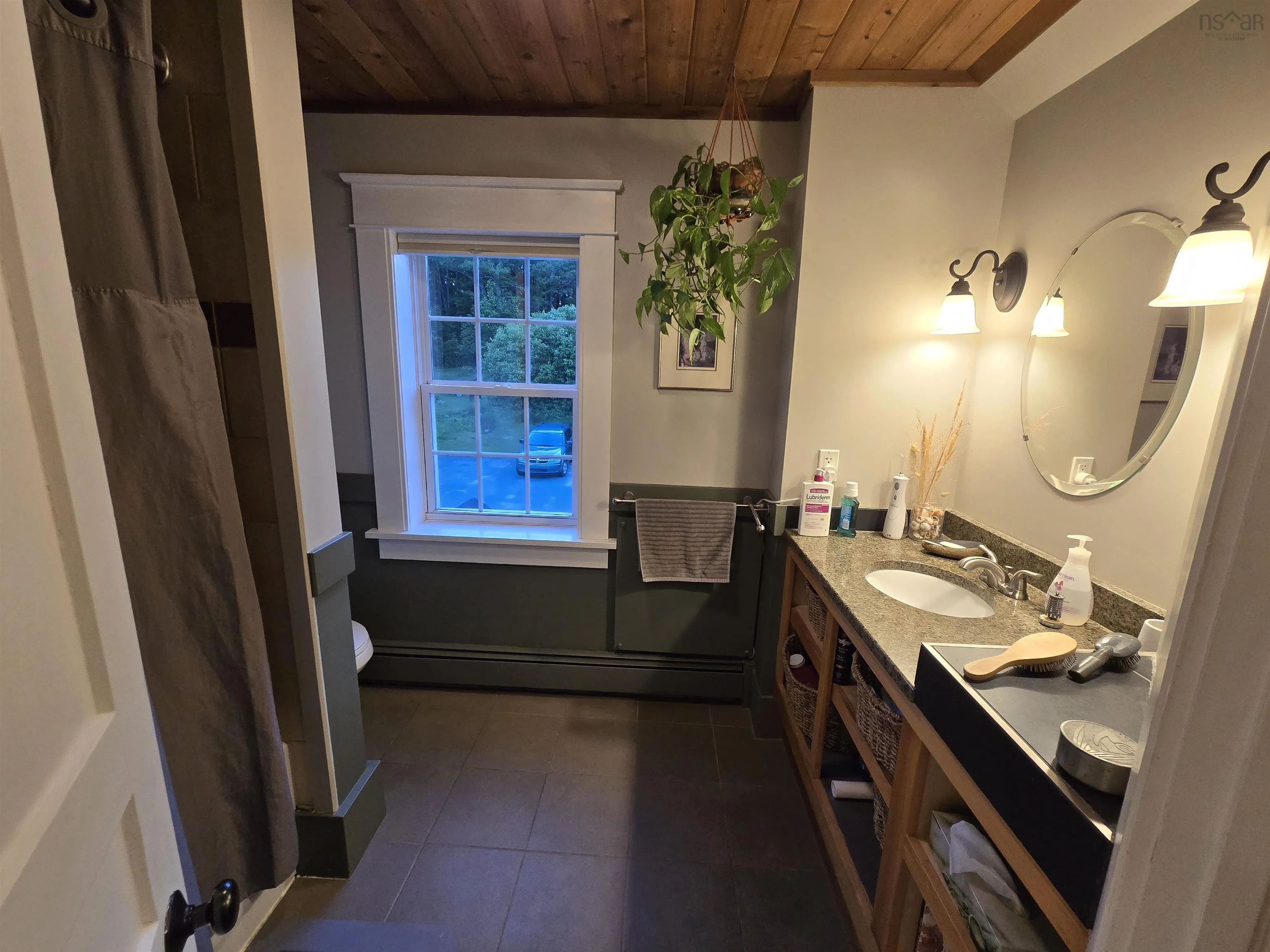 57 King Street, Bridgewater, NS B4V 1A1, 5 Bedrooms Bedrooms, ,Residential Income,For Sale,King,202513968