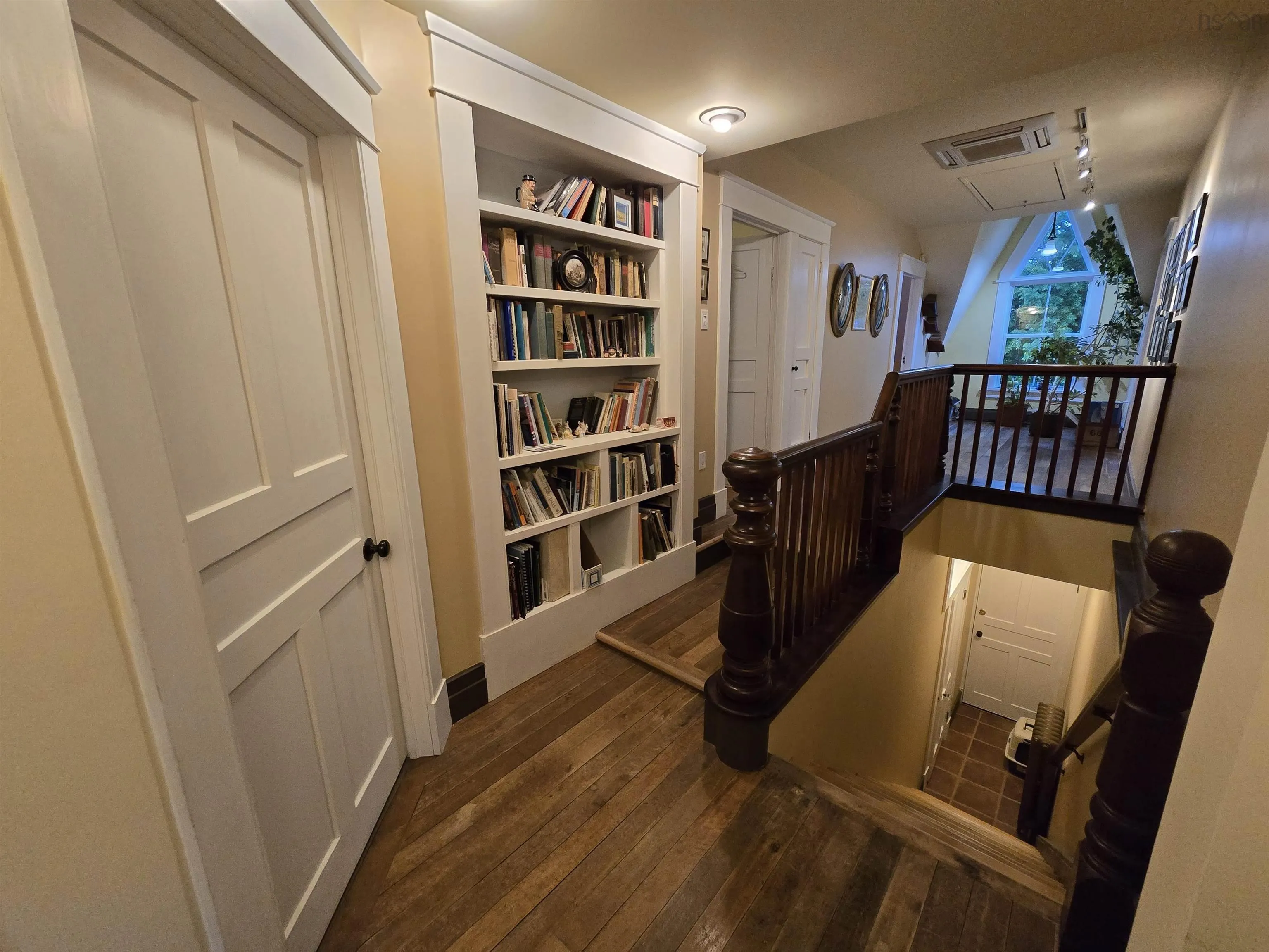 57 King Street, Bridgewater, NS B4V 1A1, 5 Bedrooms Bedrooms, ,Residential Income,For Sale,King,202513968