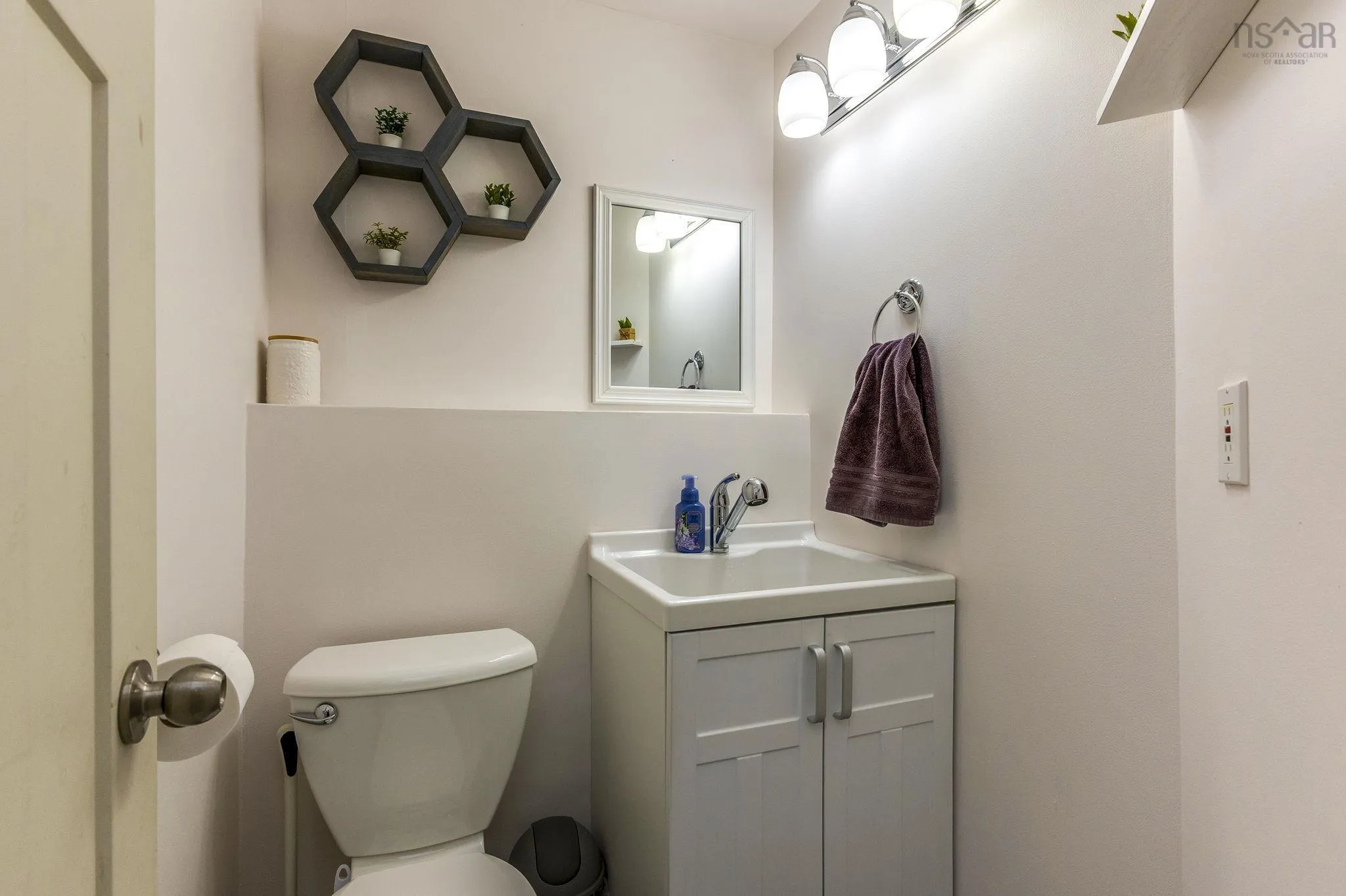 222 Flying Cloud Drive, Dartmouth, NS B2W 4T6, 3 Bedrooms Bedrooms, ,2 BathroomsBathrooms,Residential,For Sale,Flying Cloud,202523084