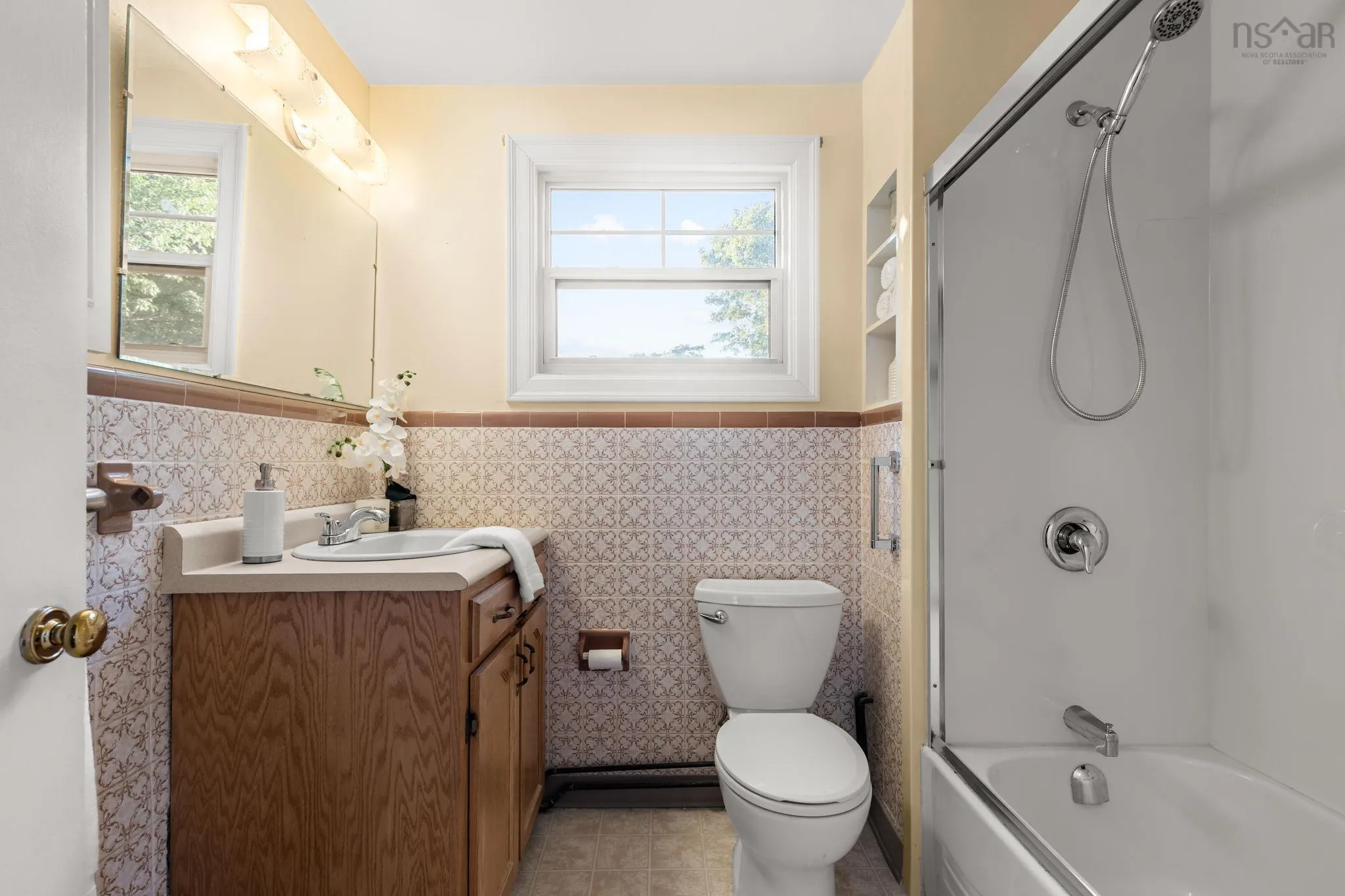 6427 Almon Street, Halifax, NS B3L 1V6, 3 Bedrooms Bedrooms, ,1 BathroomBathrooms,Residential,For Sale,Almon,202523346