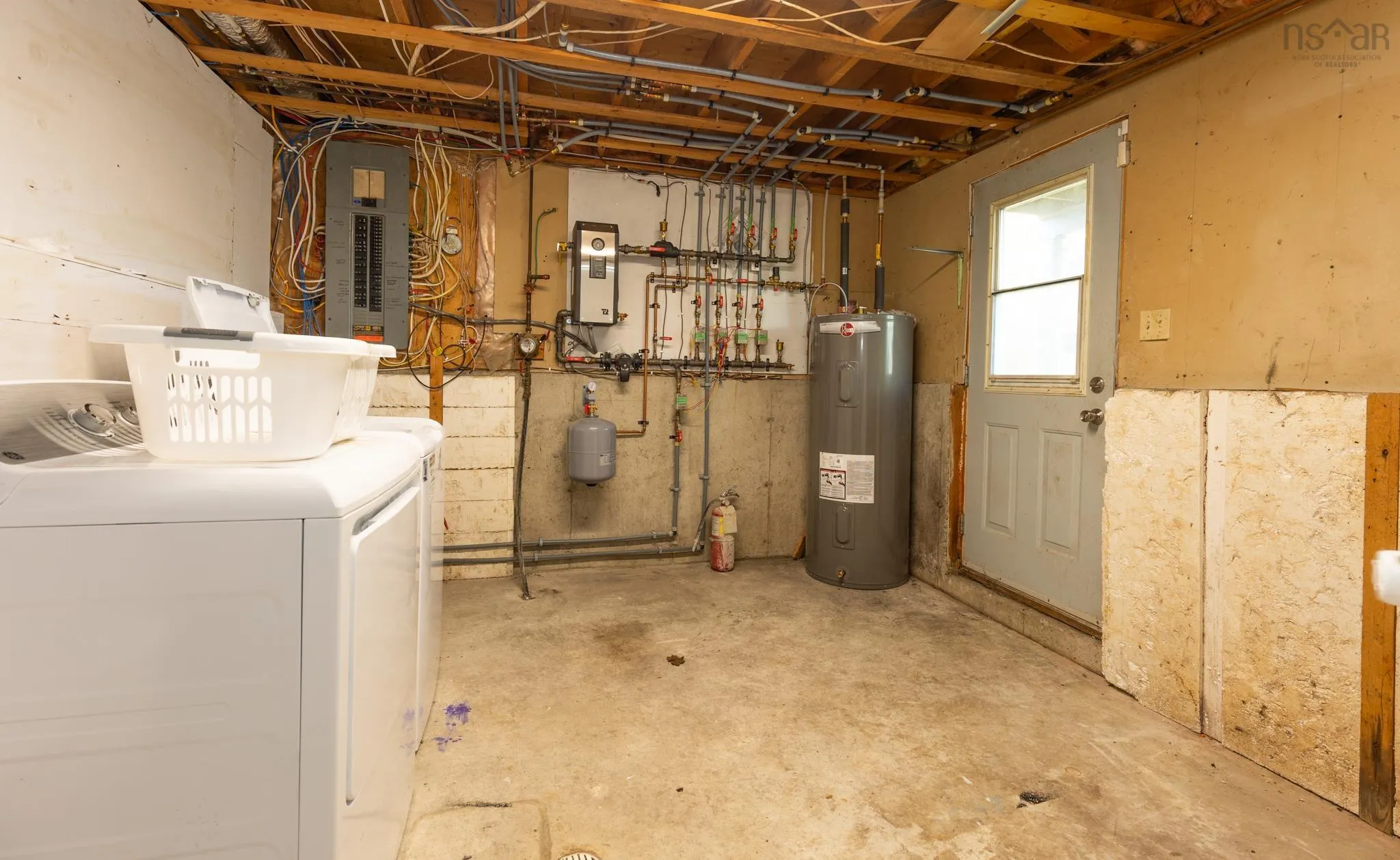 38 Beacon Street, Yarmouth, NS B5A 2W4, 4 Bedrooms Bedrooms, ,2 BathroomsBathrooms,Residential,For Sale,Beacon,202523727