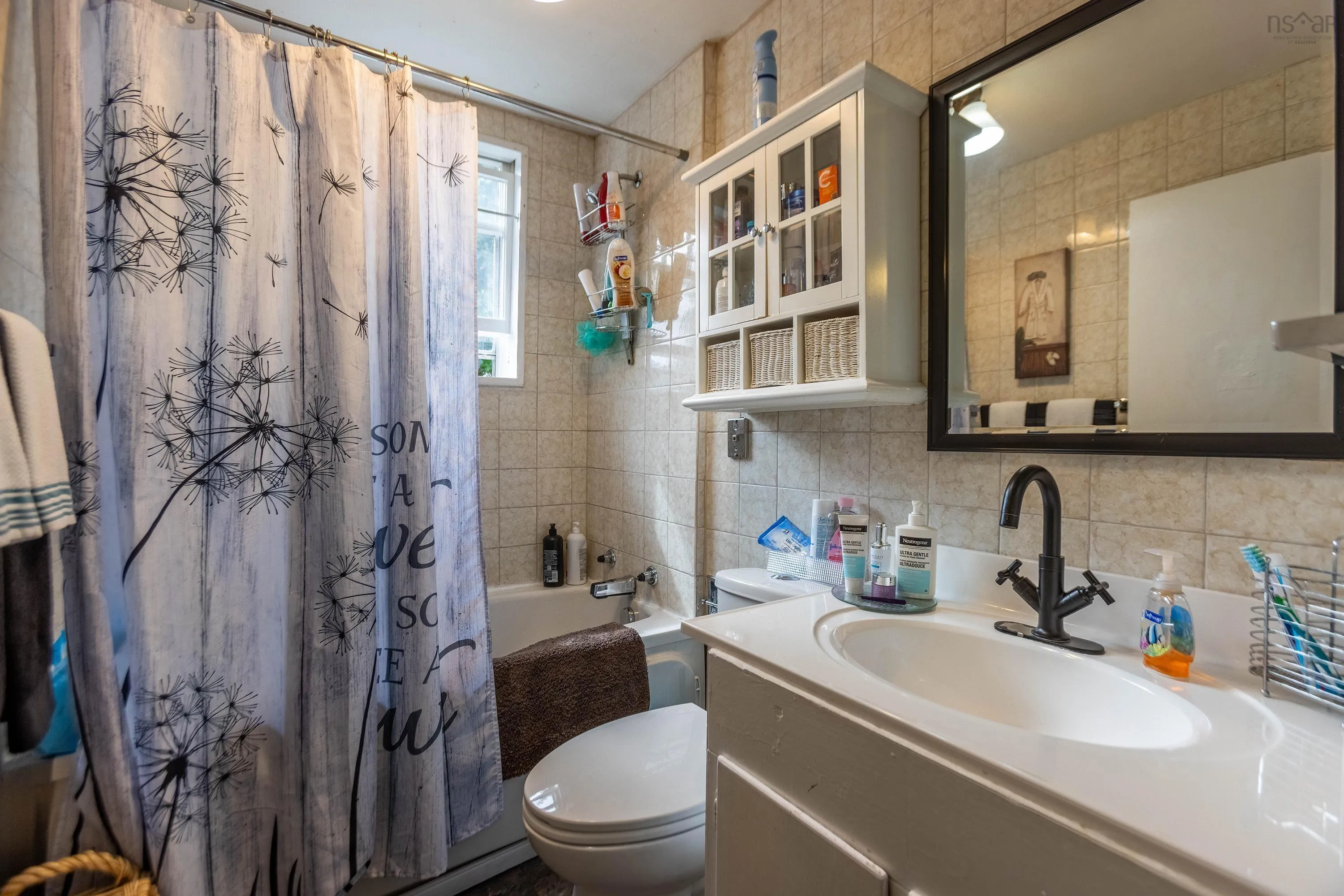 137 Main Street, Springhill, NS B0M 1X0, 4 Bedrooms Bedrooms, ,1 BathroomBathrooms,Residential,For Sale,Main,202521766