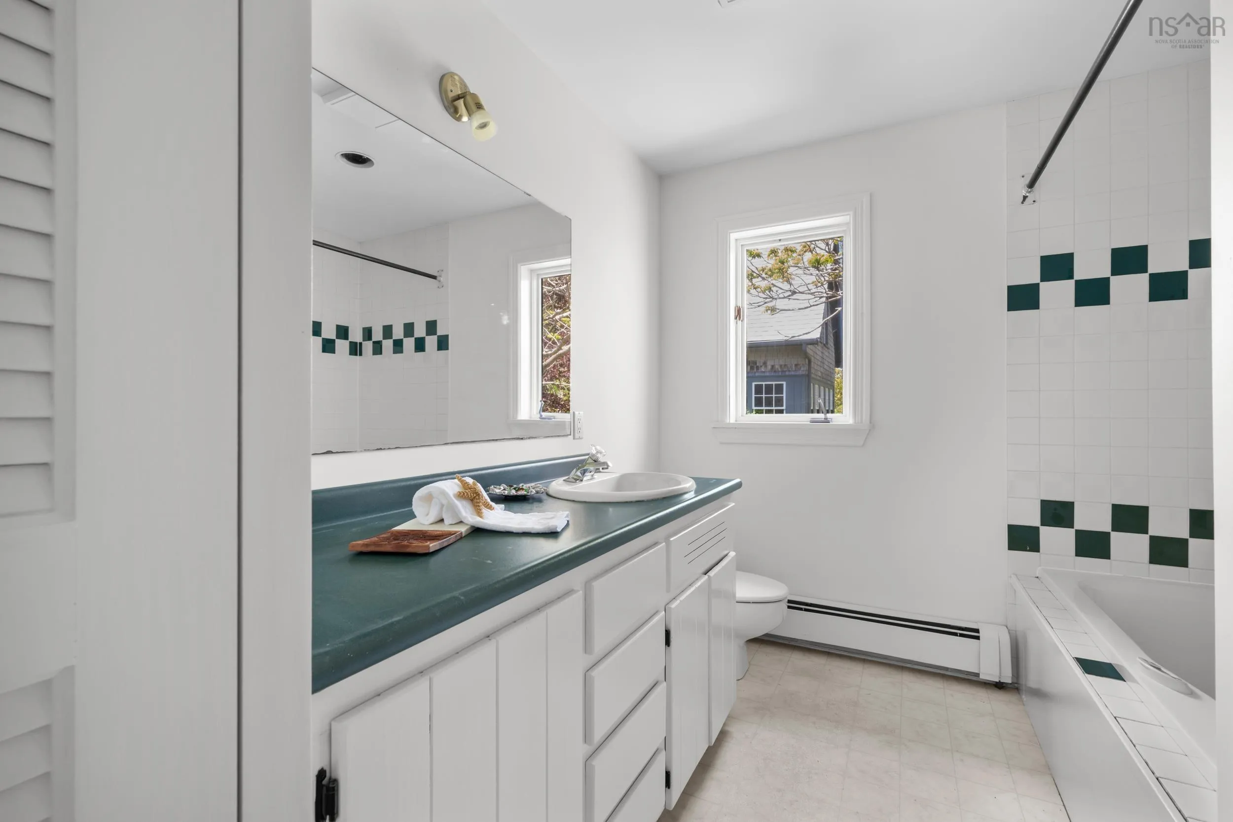 214 Pig Loop Road, Chester, NS B0J 1J0, 4 Bedrooms Bedrooms, ,4 BathroomsBathrooms,Residential,For Sale,Pig Loop,202513592