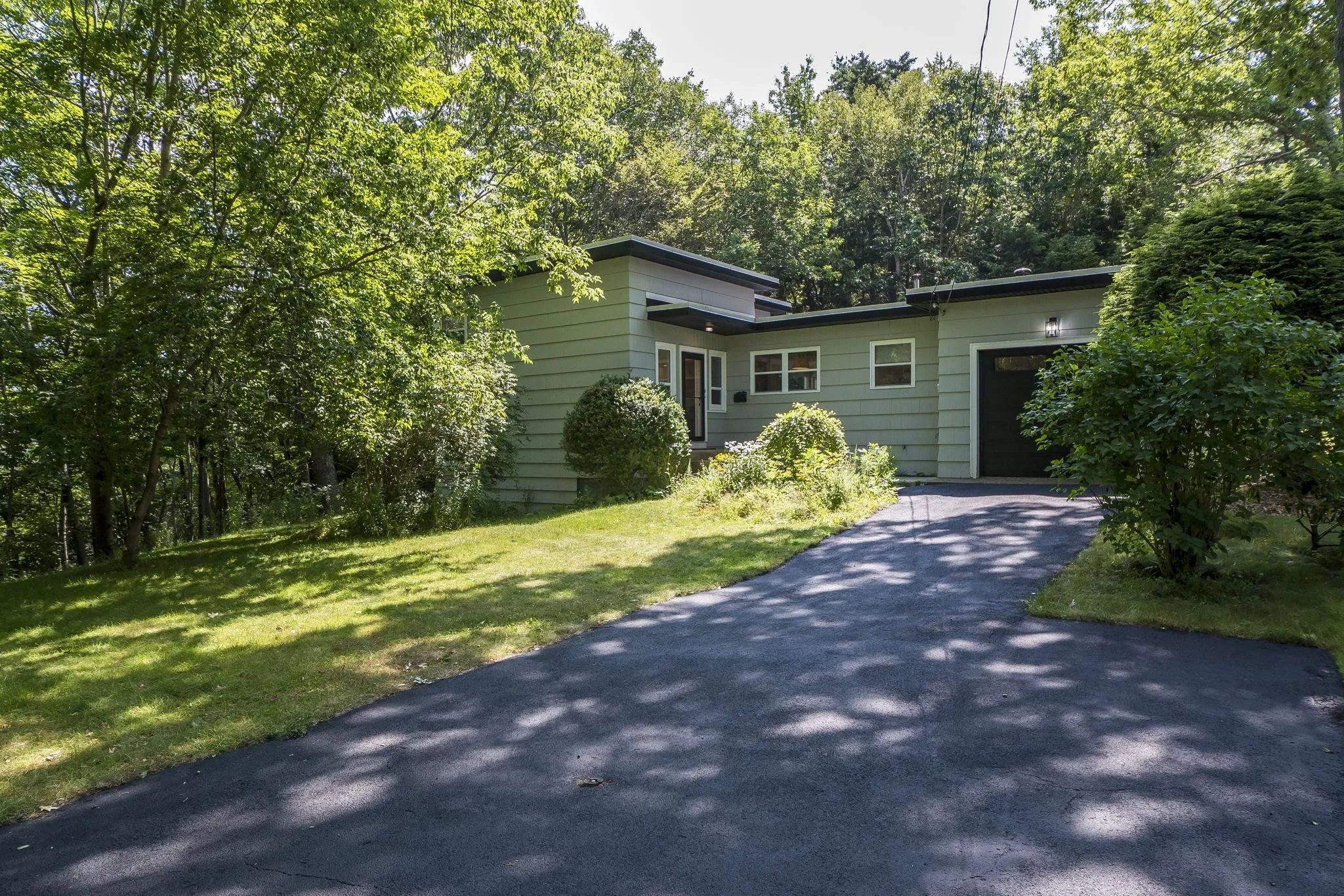 1 Wagner Avenue, Halifax, NS B3M 2H9, 4 Bedrooms Bedrooms, ,2 BathroomsBathrooms,Residential,For Sale,Wagner,202519600