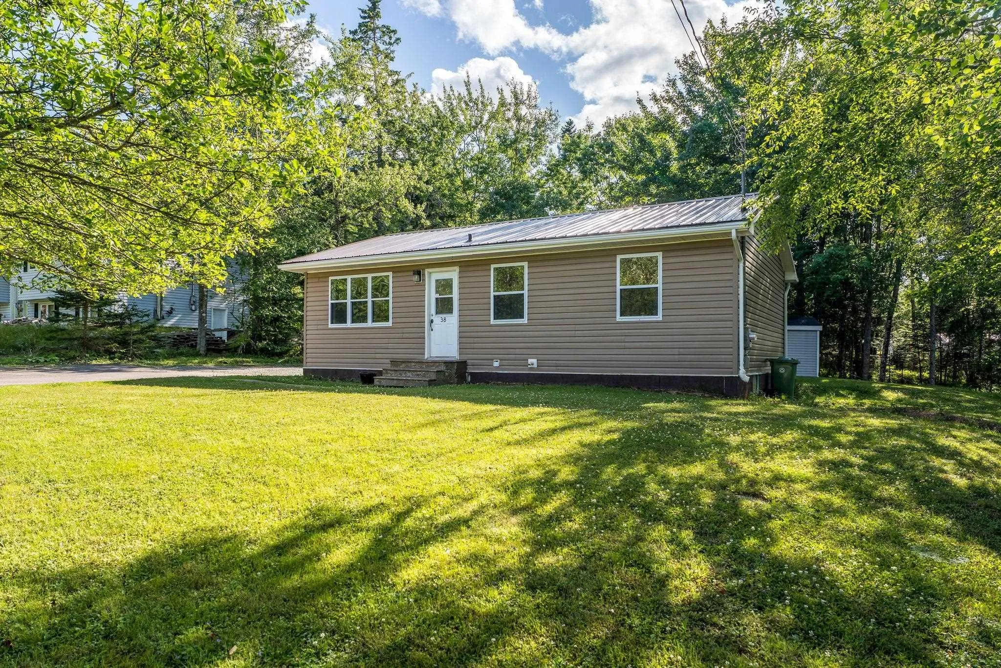 38 Morley Avenue, Truro Heights, NS B6L 1M7, 3 Bedrooms Bedrooms, ,1 BathroomBathrooms,Residential,For Sale,Morley,202518722