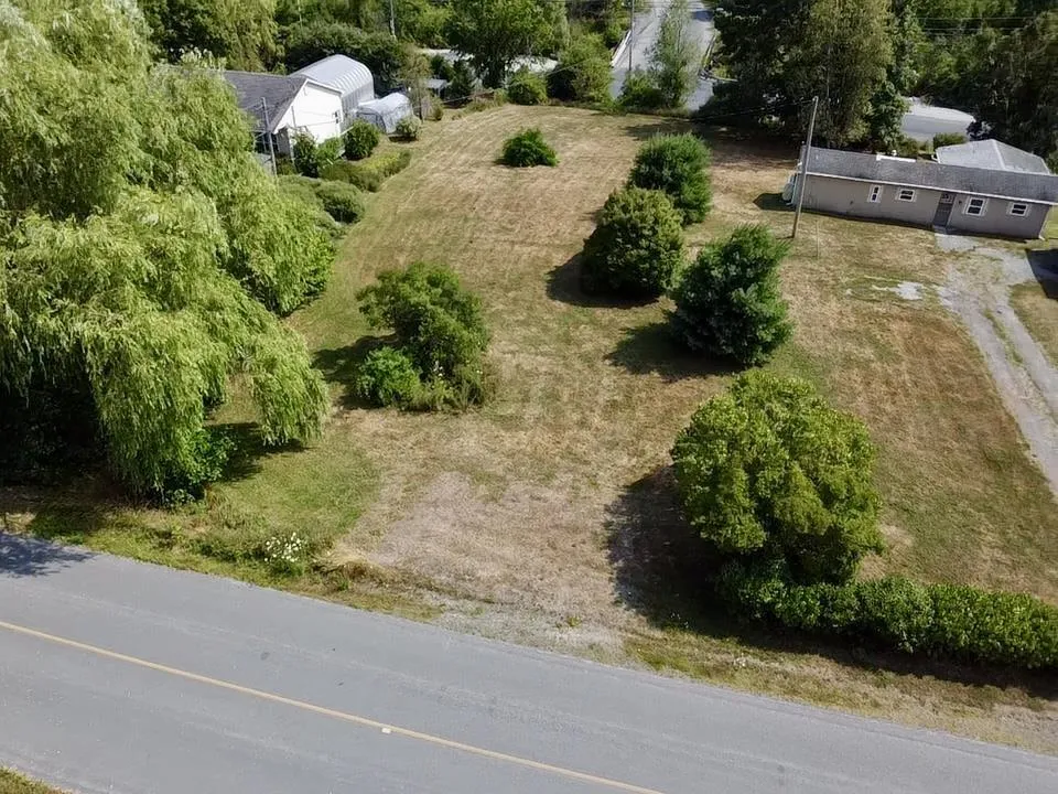 22 Old Halifax Road W, Three Mile Plains, NS B0N 2T0, 2 Bedrooms Bedrooms, ,1 BathroomBathrooms,Residential,For Sale,Old Halifax,202521837