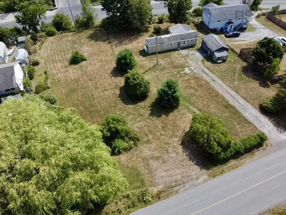 22 Old Halifax Road W, Three Mile Plains, NS B0N 2T0, 2 Bedrooms Bedrooms, ,1 BathroomBathrooms,Residential,For Sale,Old Halifax,202521837