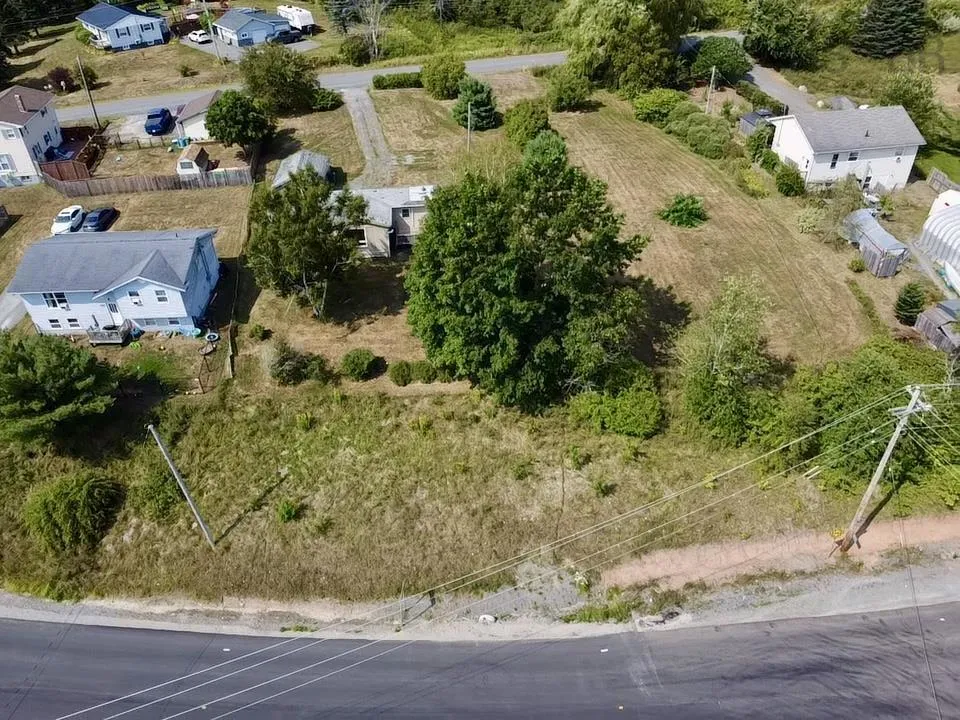22 Old Halifax Road W, Three Mile Plains, NS B0N 2T0, 2 Bedrooms Bedrooms, ,1 BathroomBathrooms,Residential,For Sale,Old Halifax,202521837