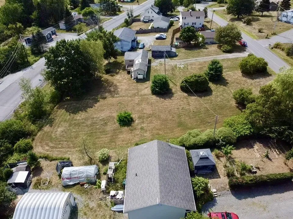22 Old Halifax Road W, Three Mile Plains, NS B0N 2T0, 2 Bedrooms Bedrooms, ,1 BathroomBathrooms,Residential,For Sale,Old Halifax,202521837