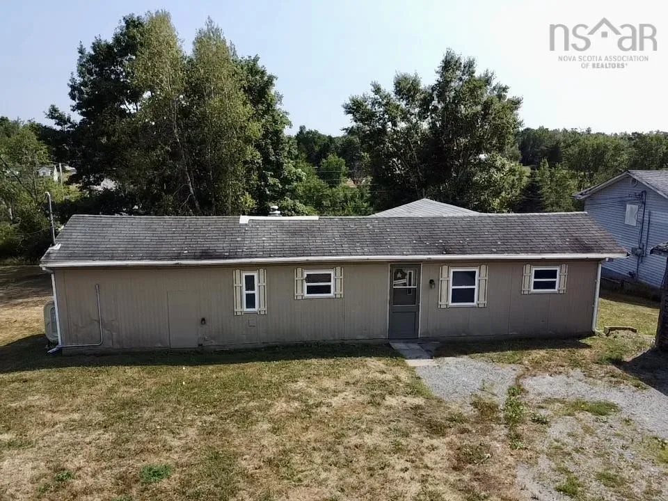 22 Old Halifax Road W, Three Mile Plains, NS B0N 2T0, 2 Bedrooms Bedrooms, ,1 BathroomBathrooms,Residential,For Sale,Old Halifax,202521837
