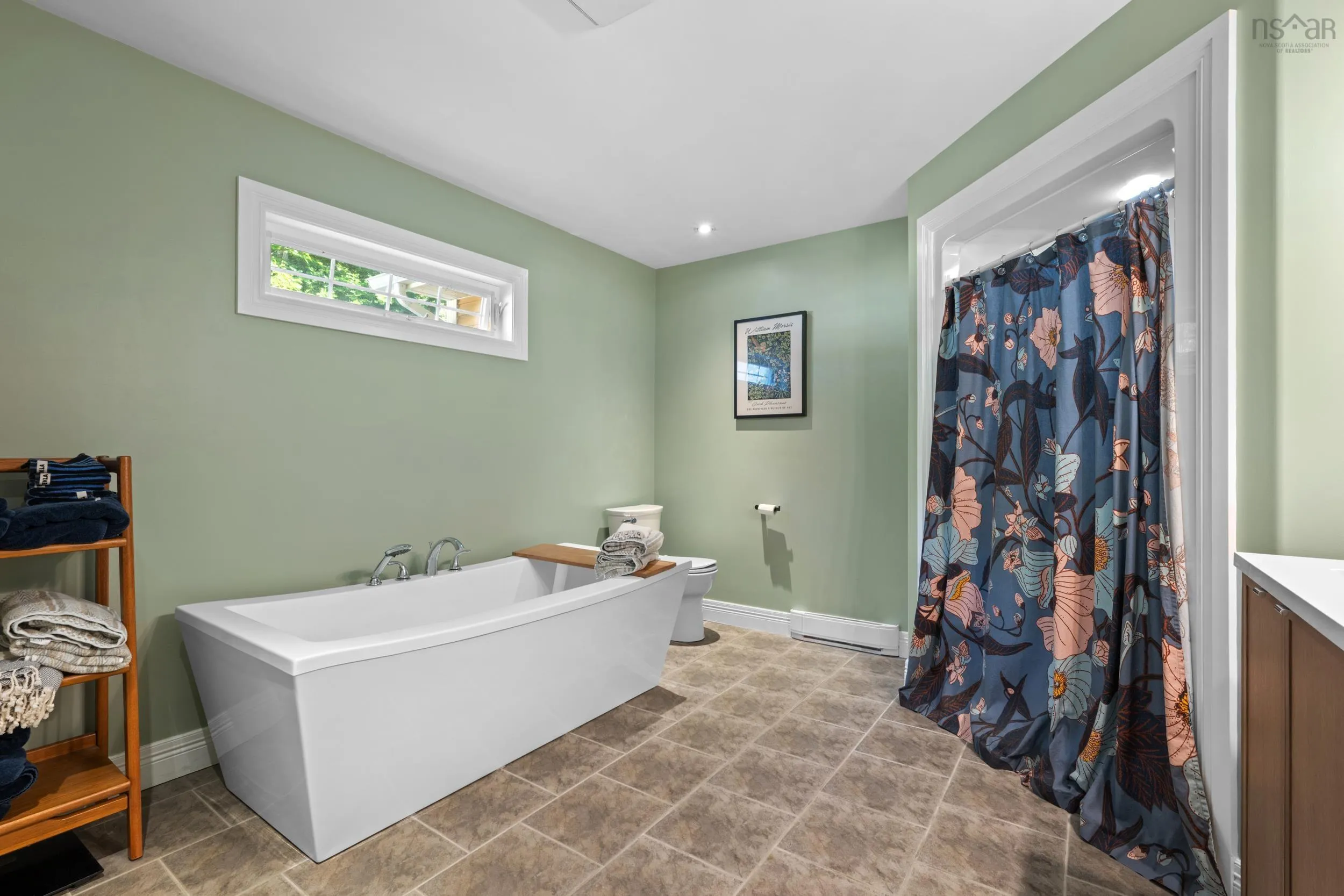 20 Camden Court, Bridgewater, NS B4V 8W5, 4 Bedrooms Bedrooms, ,3 BathroomsBathrooms,Residential,For Sale,Camden,202518041