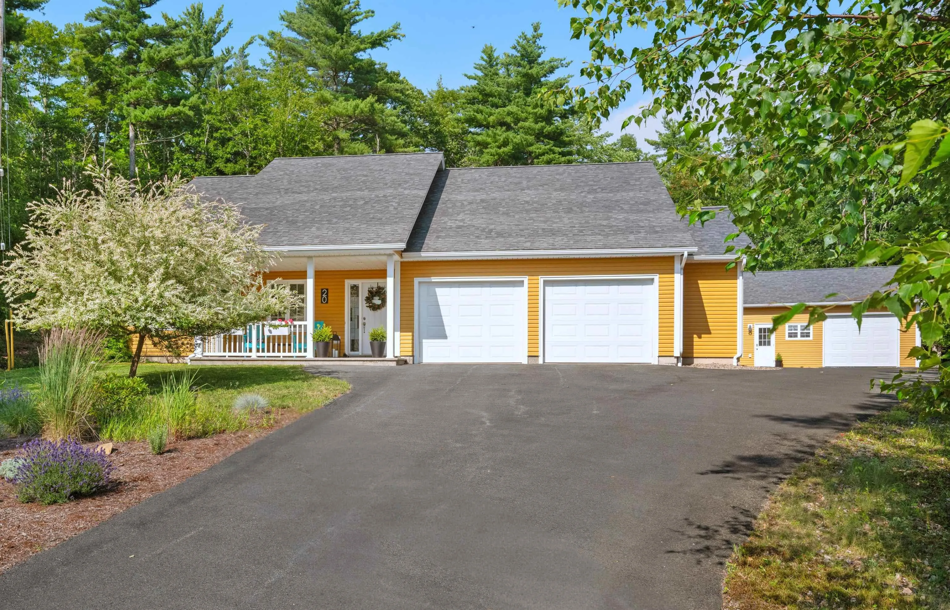 20 Camden Court, Bridgewater, NS B4V 8W5, 4 Bedrooms Bedrooms, ,3 BathroomsBathrooms,Residential,For Sale,Camden,202518041