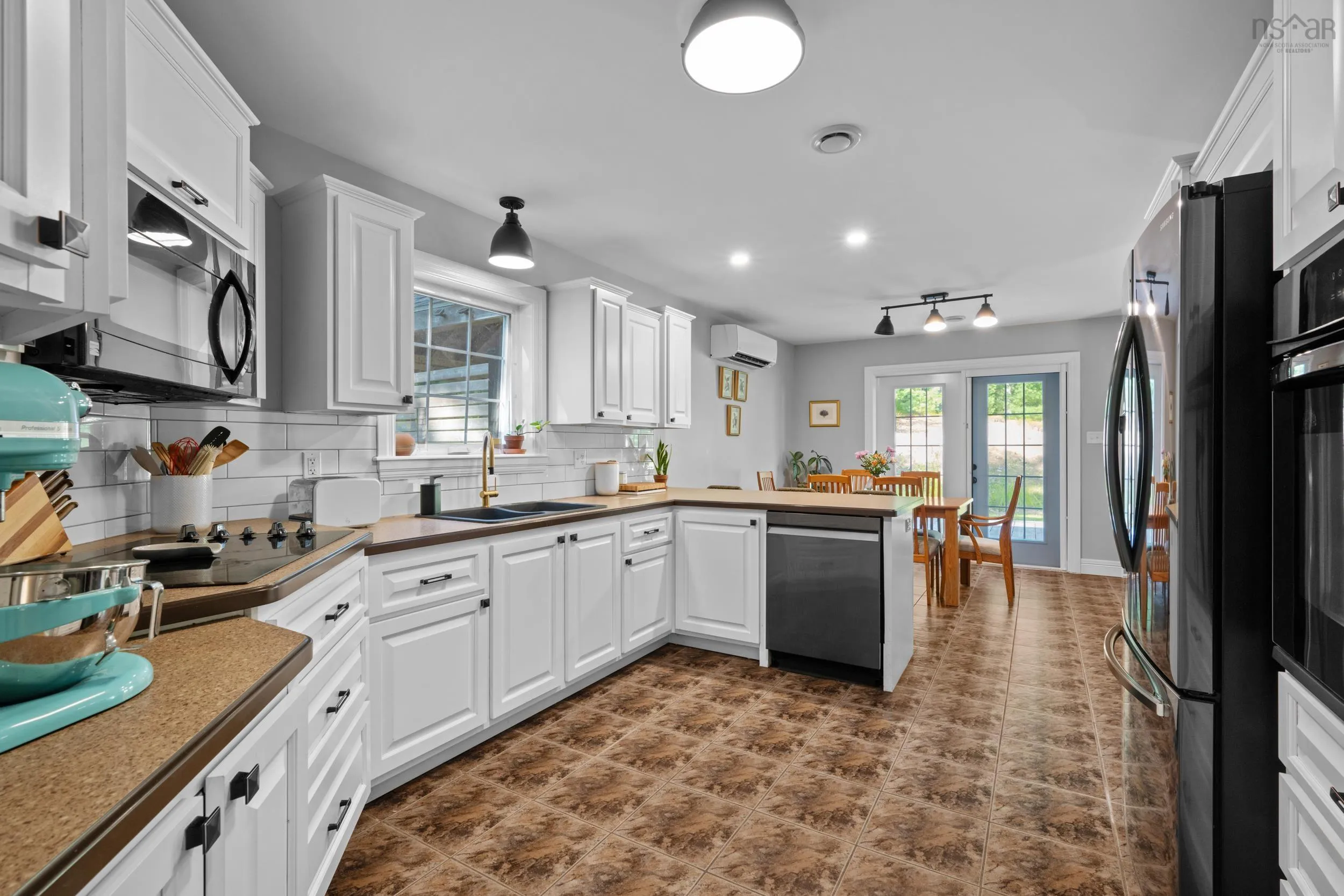 20 Camden Court, Bridgewater, NS B4V 8W5, 4 Bedrooms Bedrooms, ,3 BathroomsBathrooms,Residential,For Sale,Camden,202518041