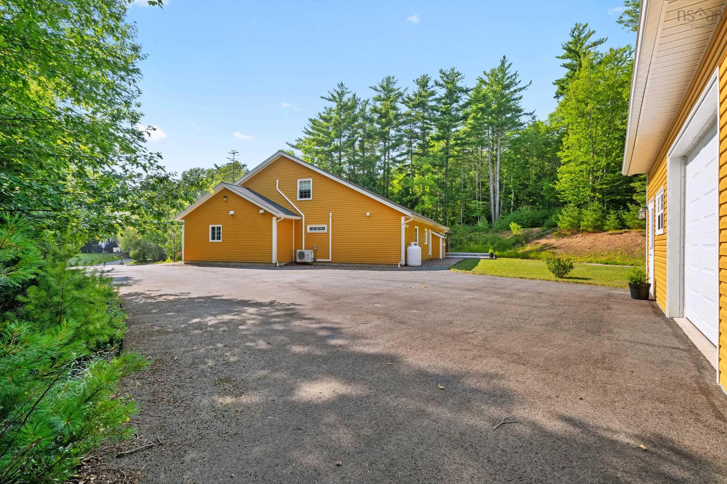 20 Camden Court, Bridgewater, NS B4V 8W5, 4 Bedrooms Bedrooms, ,3 BathroomsBathrooms,Residential,For Sale,Camden,202518041