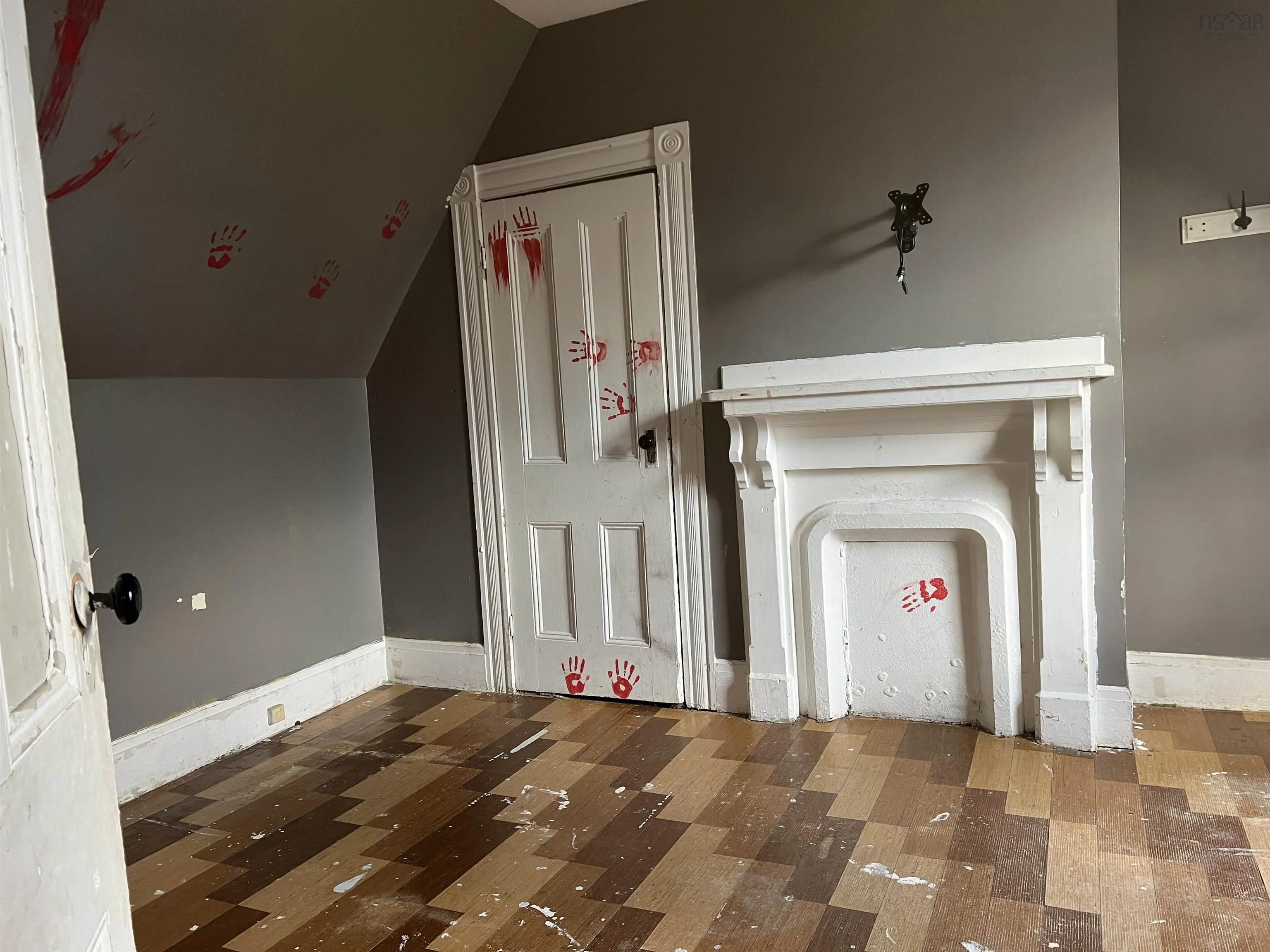 74 Pleasant Street, North Sydney, NS B2A 1L5, 4 Bedrooms Bedrooms, ,Residential Income,For Sale,Pleasant,202518660