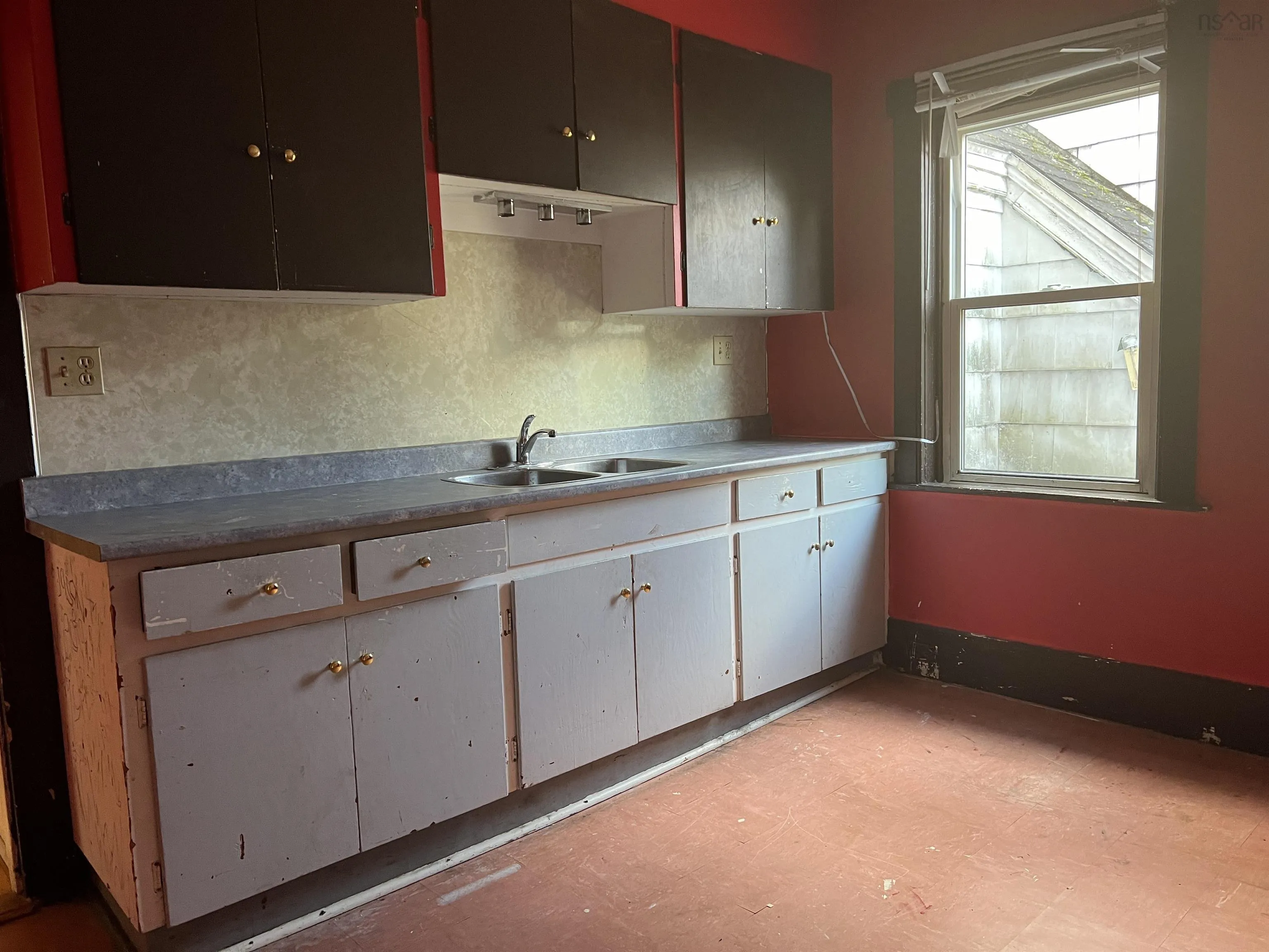 74 Pleasant Street, North Sydney, NS B2A 1L5, 4 Bedrooms Bedrooms, ,Residential Income,For Sale,Pleasant,202518660