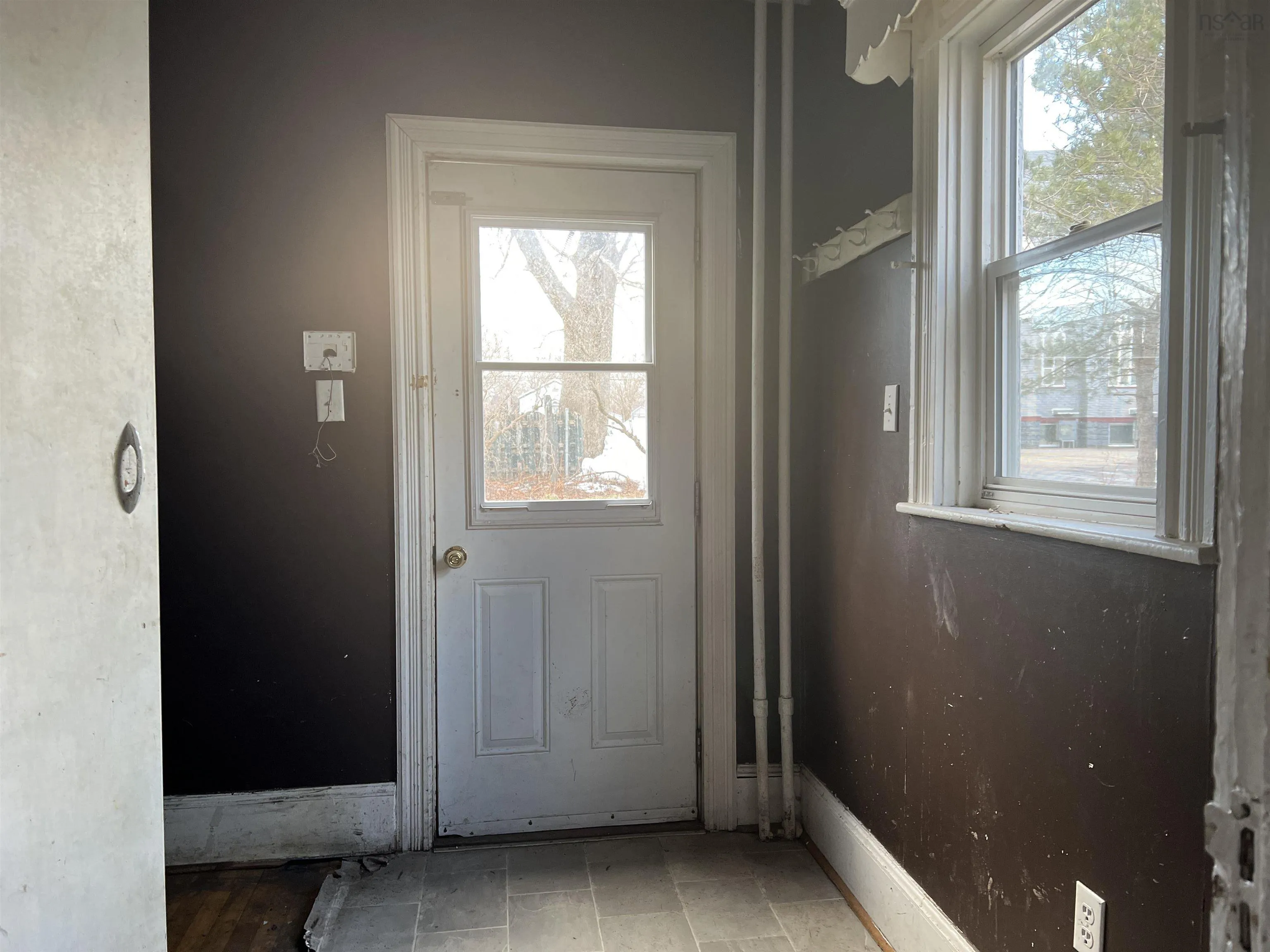 74 Pleasant Street, North Sydney, NS B2A 1L5, 4 Bedrooms Bedrooms, ,Residential Income,For Sale,Pleasant,202518660