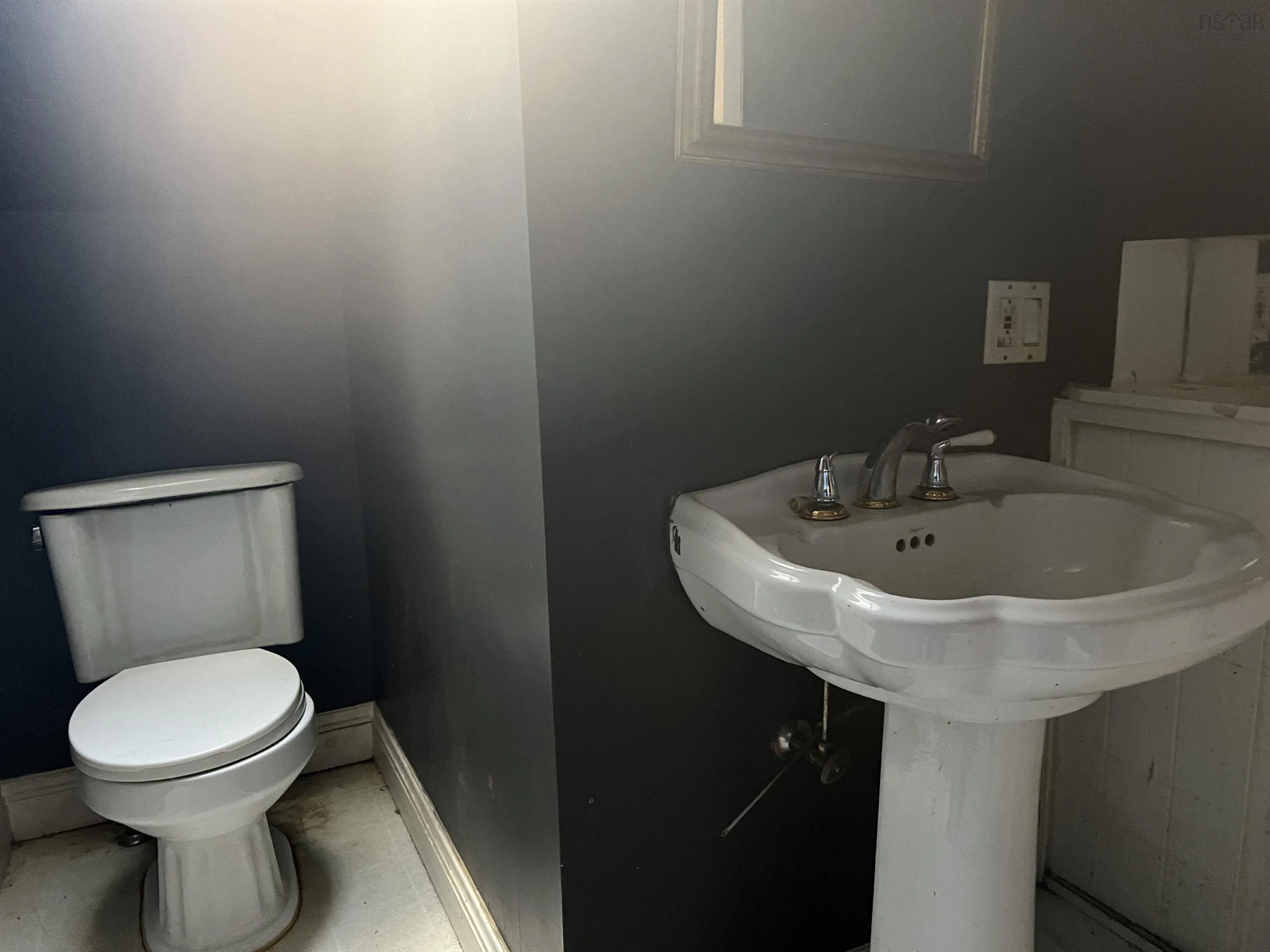 74 Pleasant Street, North Sydney, NS B2A 1L5, 4 Bedrooms Bedrooms, ,Residential Income,For Sale,Pleasant,202518660