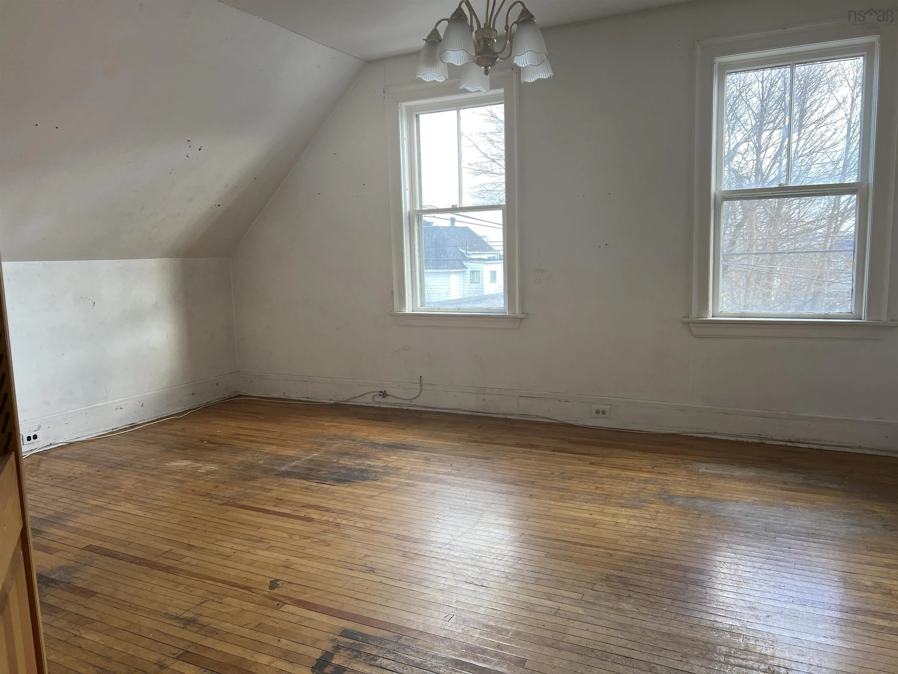 74 Pleasant Street, North Sydney, NS B2A 1L5, 4 Bedrooms Bedrooms, ,Residential Income,For Sale,Pleasant,202518660