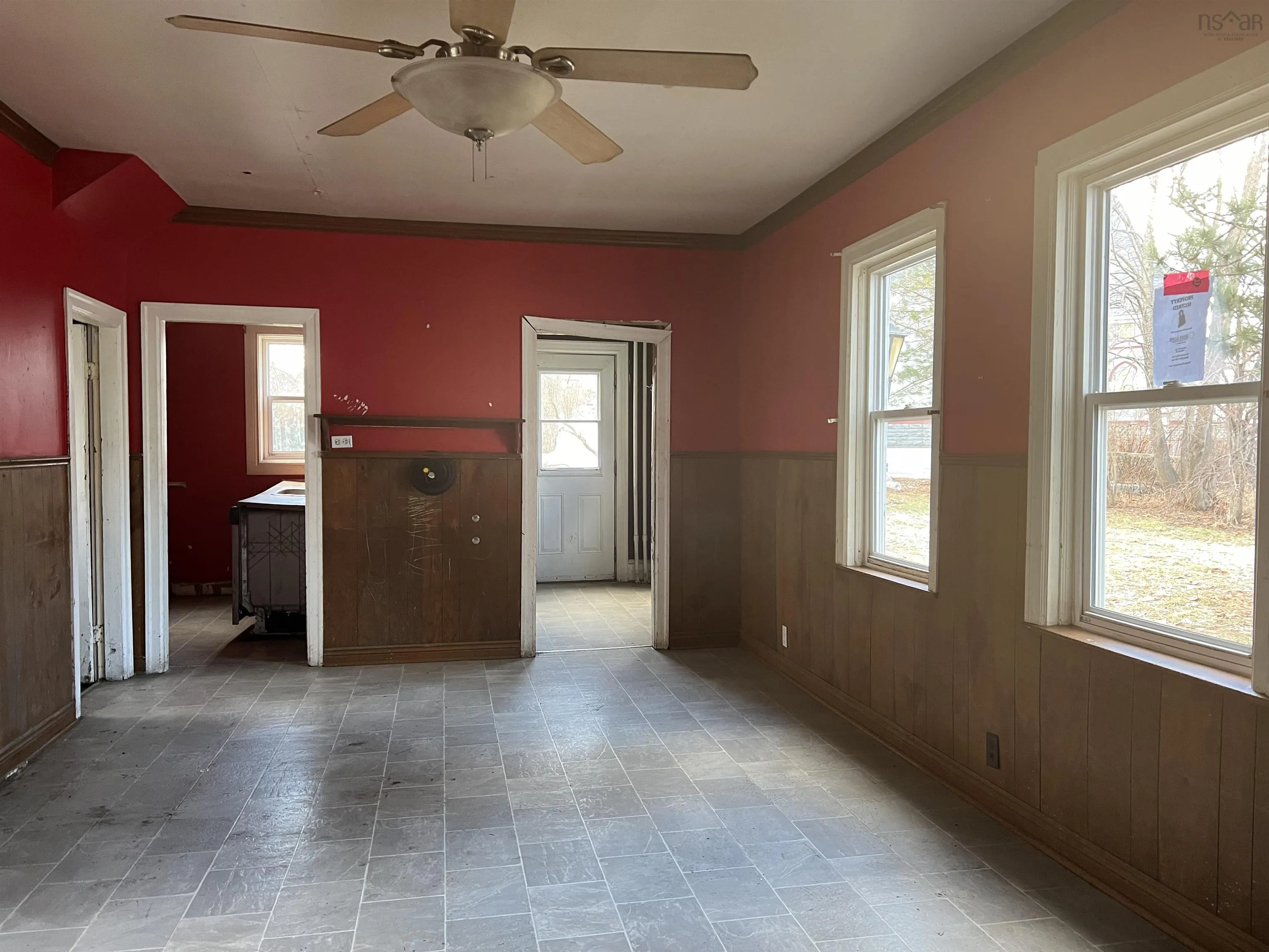 74 Pleasant Street, North Sydney, NS B2A 1L5, 4 Bedrooms Bedrooms, ,Residential Income,For Sale,Pleasant,202518660