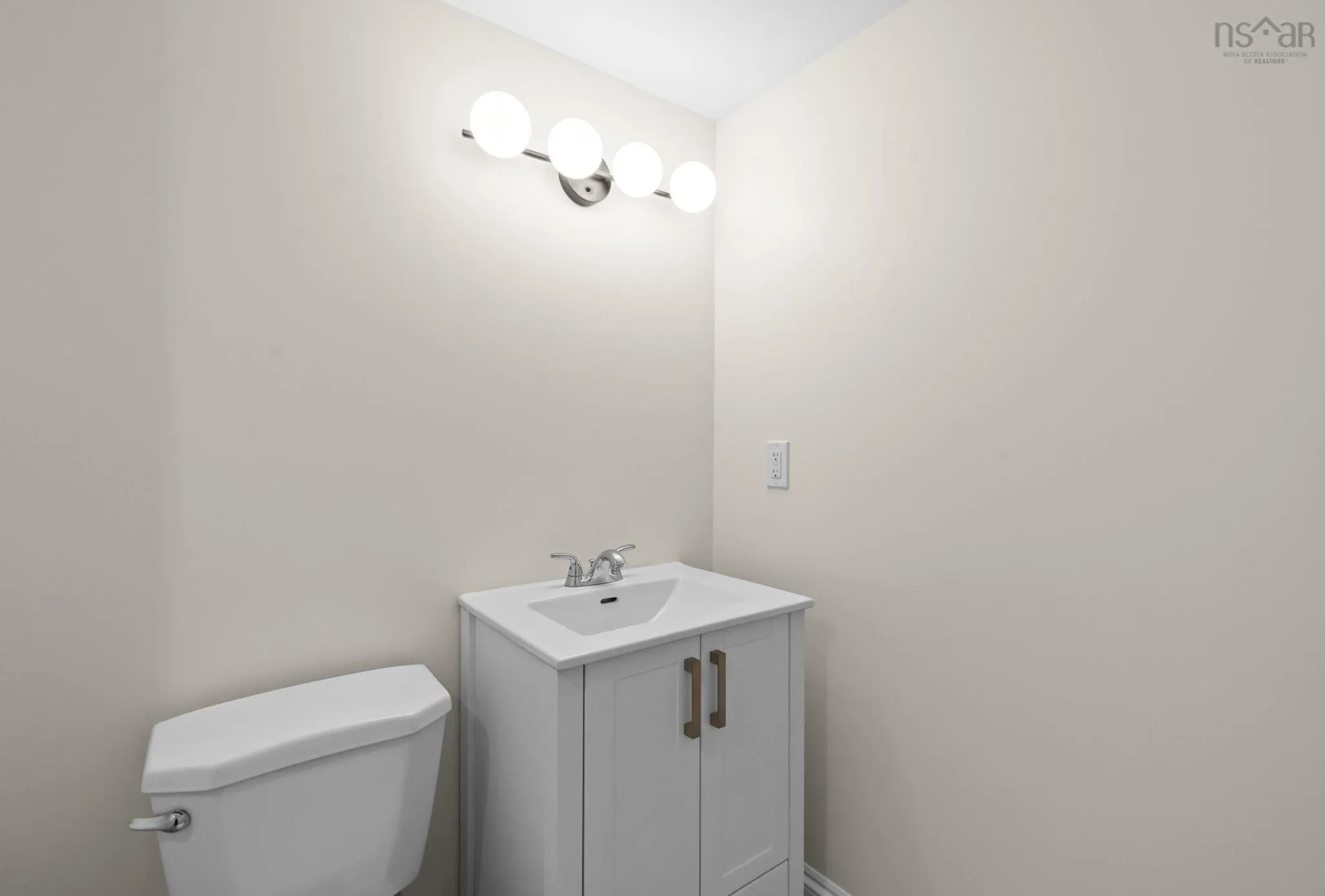 5 Beaver Bank Road, Lower Sackville, NS B4E 1A9, 3 Bedrooms Bedrooms, ,2 BathroomsBathrooms,Residential,For Sale,Beaver Bank,202519735