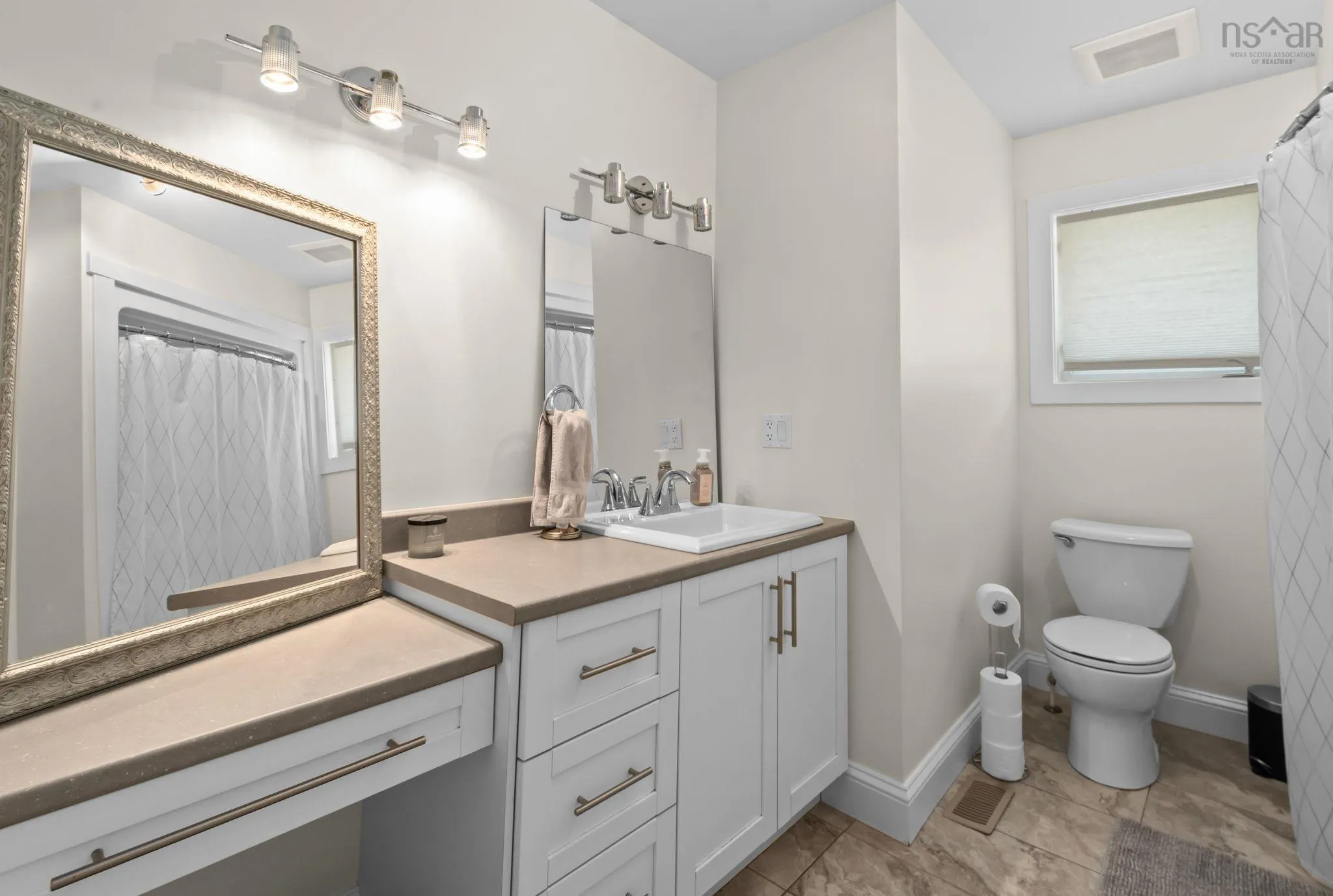 5 Beaver Bank Road, Lower Sackville, NS B4E 1A9, 3 Bedrooms Bedrooms, ,2 BathroomsBathrooms,Residential,For Sale,Beaver Bank,202519735