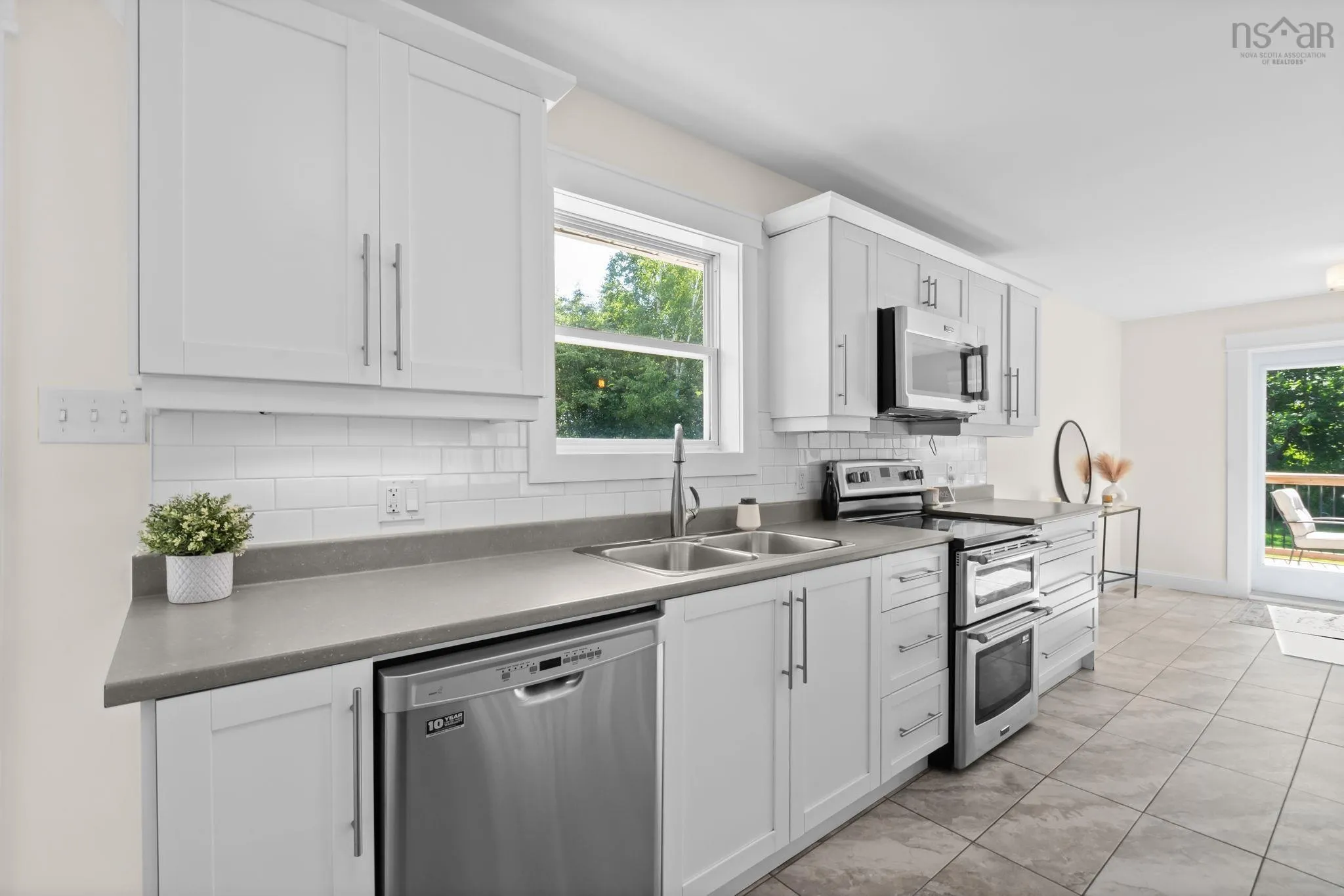 5 Beaver Bank Road, Lower Sackville, NS B4E 1A9, 3 Bedrooms Bedrooms, ,2 BathroomsBathrooms,Residential,For Sale,Beaver Bank,202519735